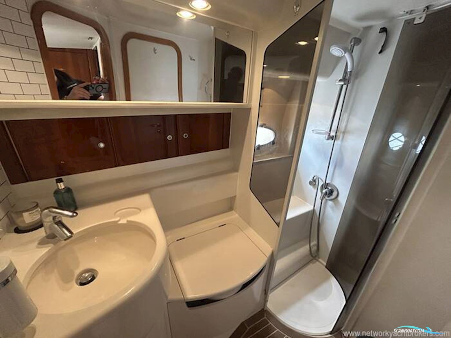 Princess V42