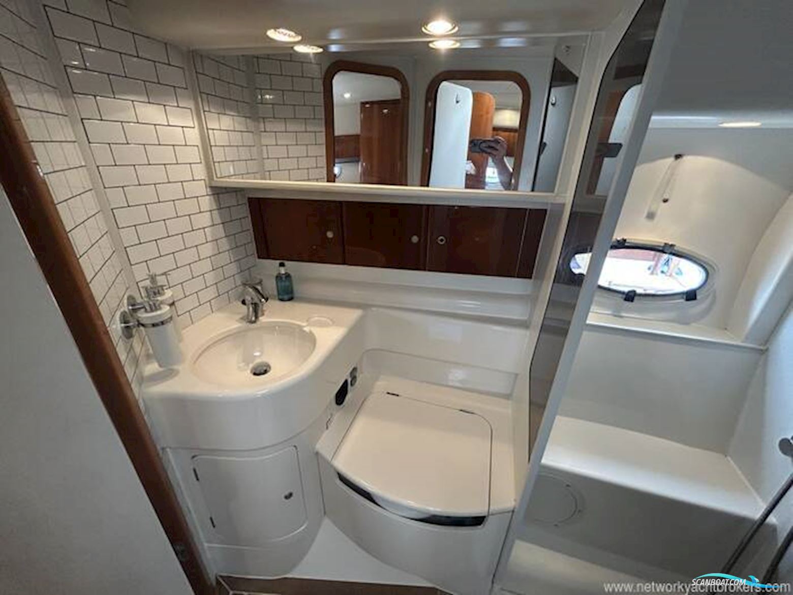 Princess V42