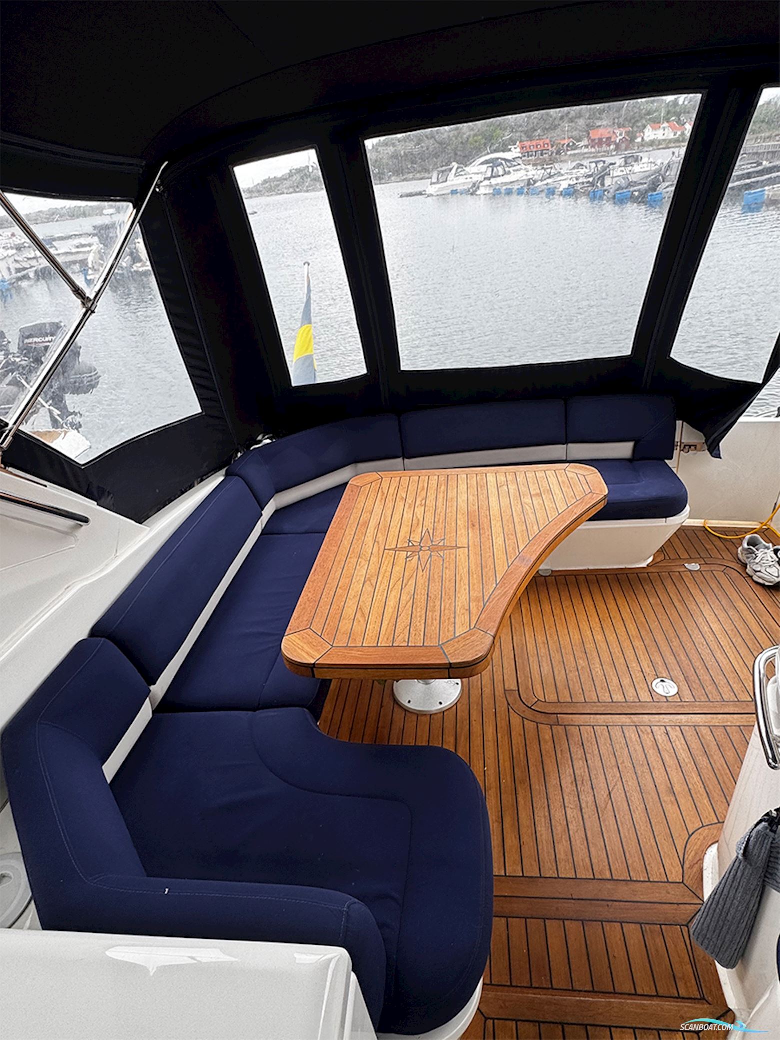 Princess V42