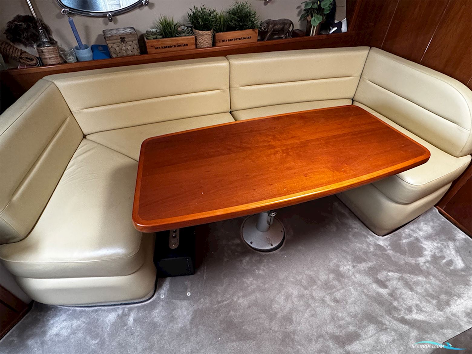 Princess V42