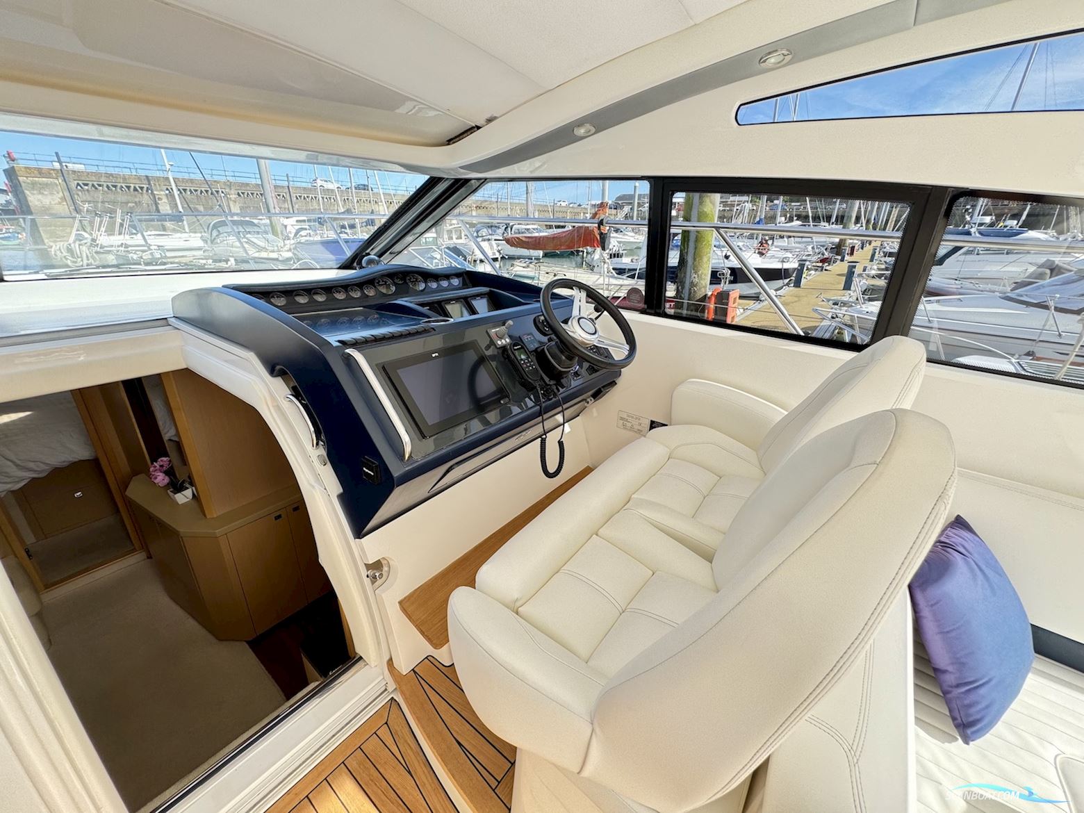 Princess V42