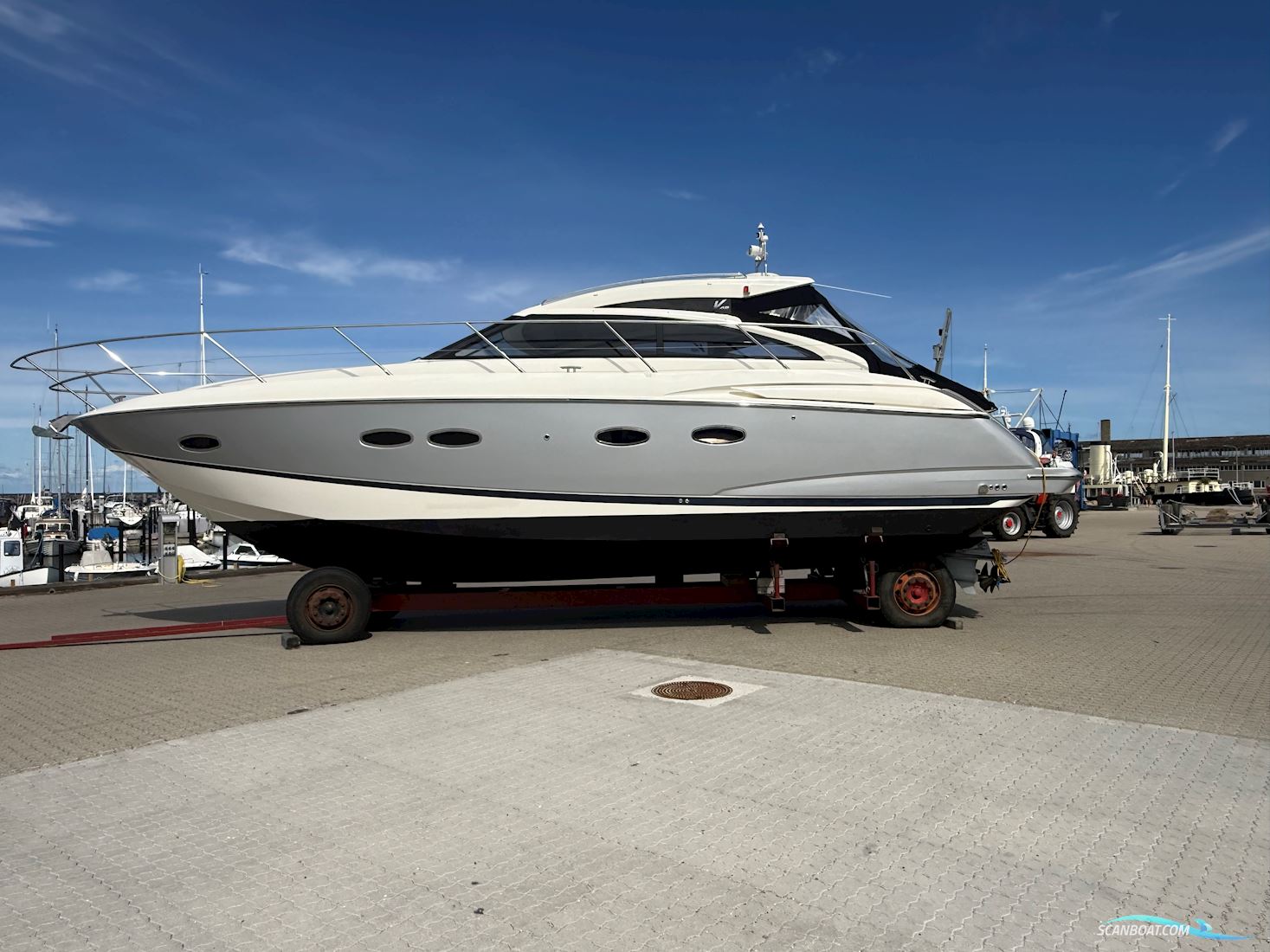 Princess V42