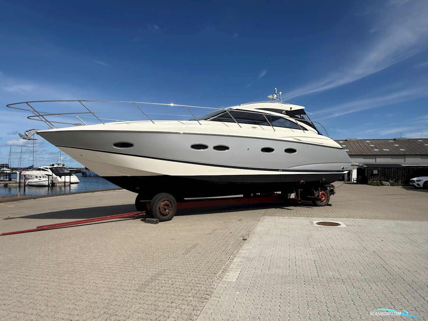 Princess V42 Motorboot 2010, mit Volvo Penta motor, Dänemark