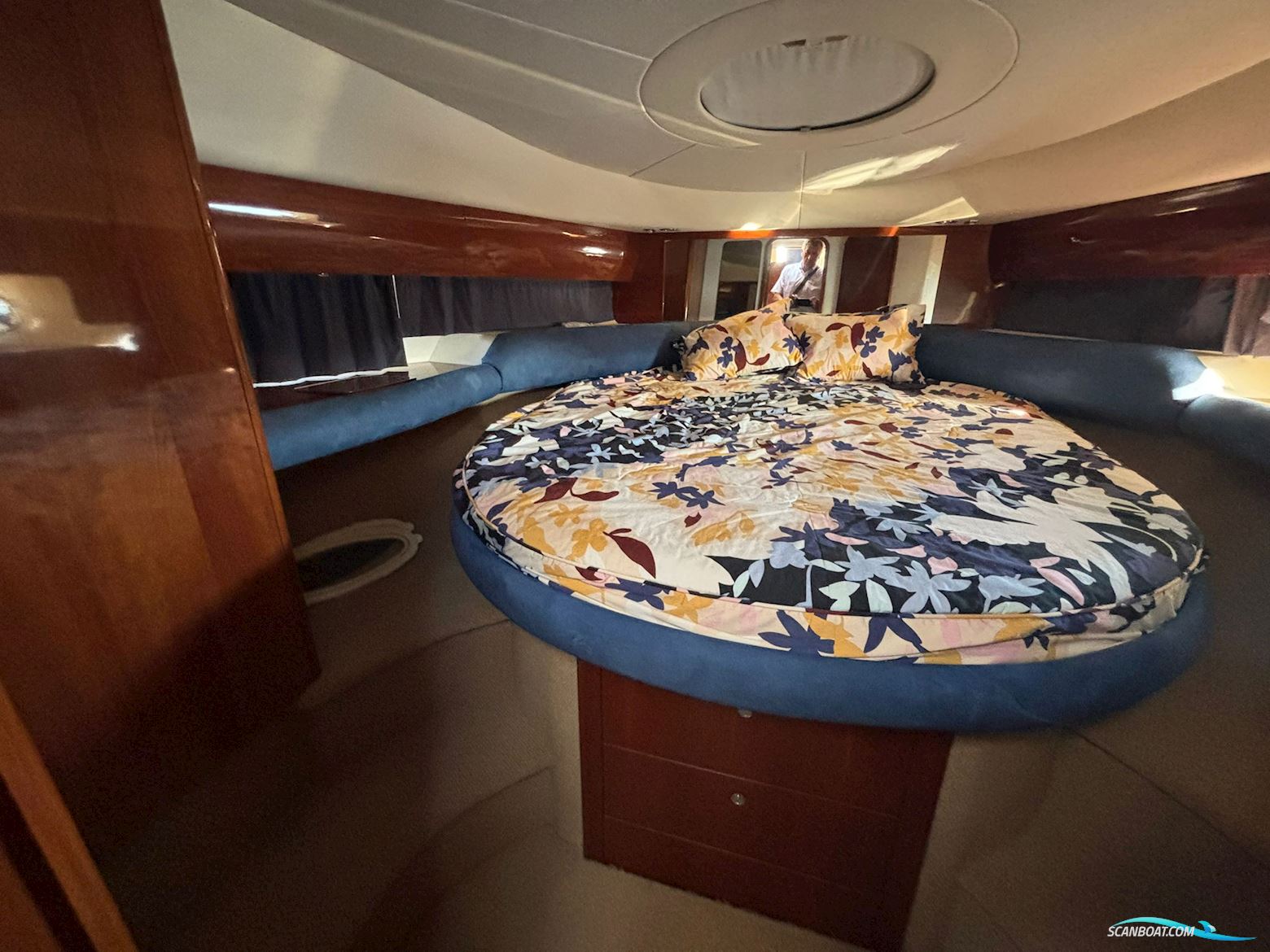 Princess V42