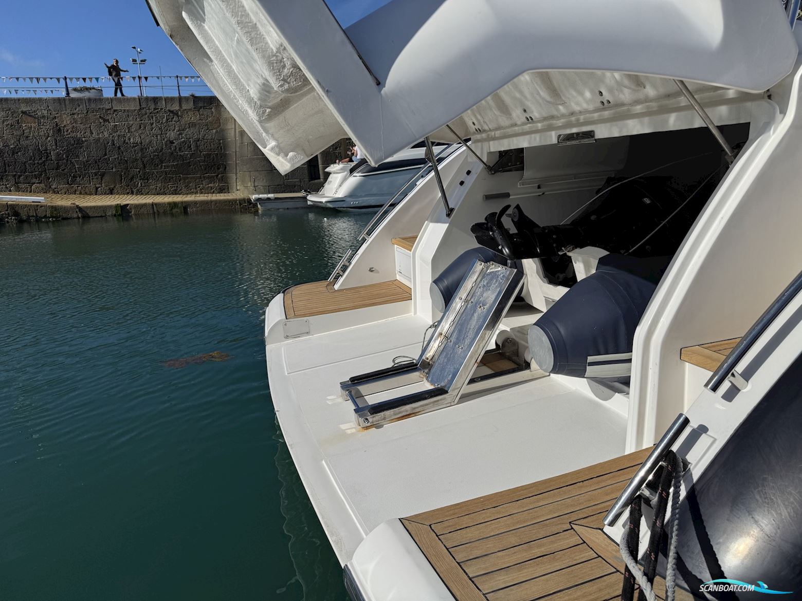 Princess V42