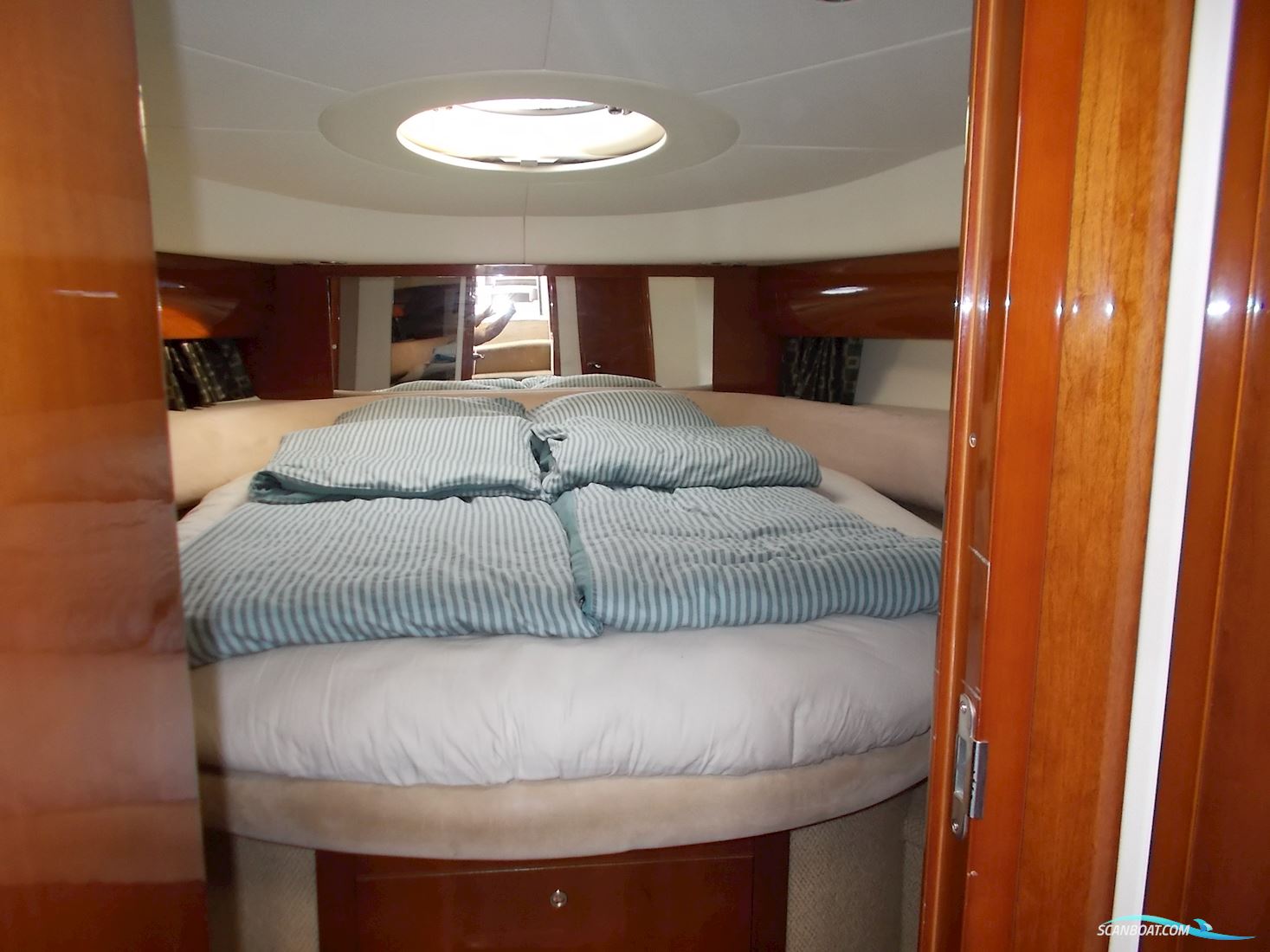 Princess V42