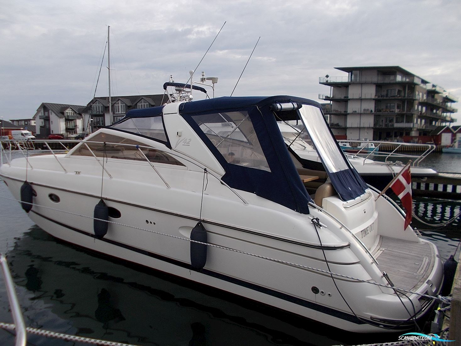 Princess V42
