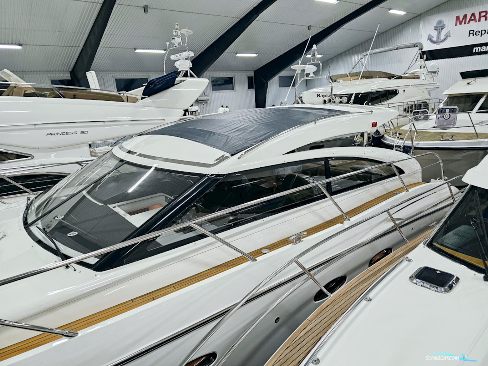 Princess V42 Volvo Penta D6-370 Joystick control