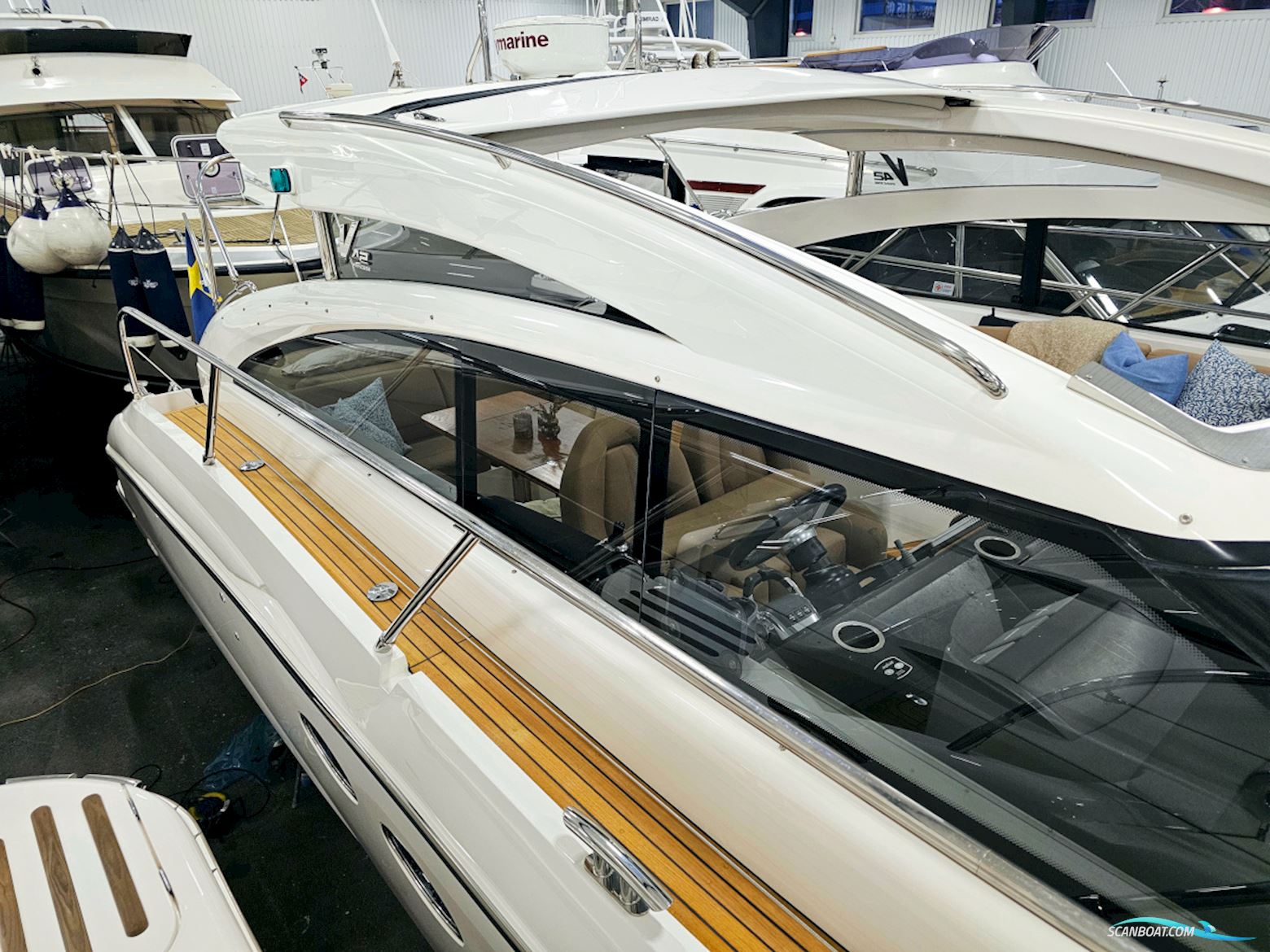 Princess V42 Volvo Penta D6-370 Joystick control