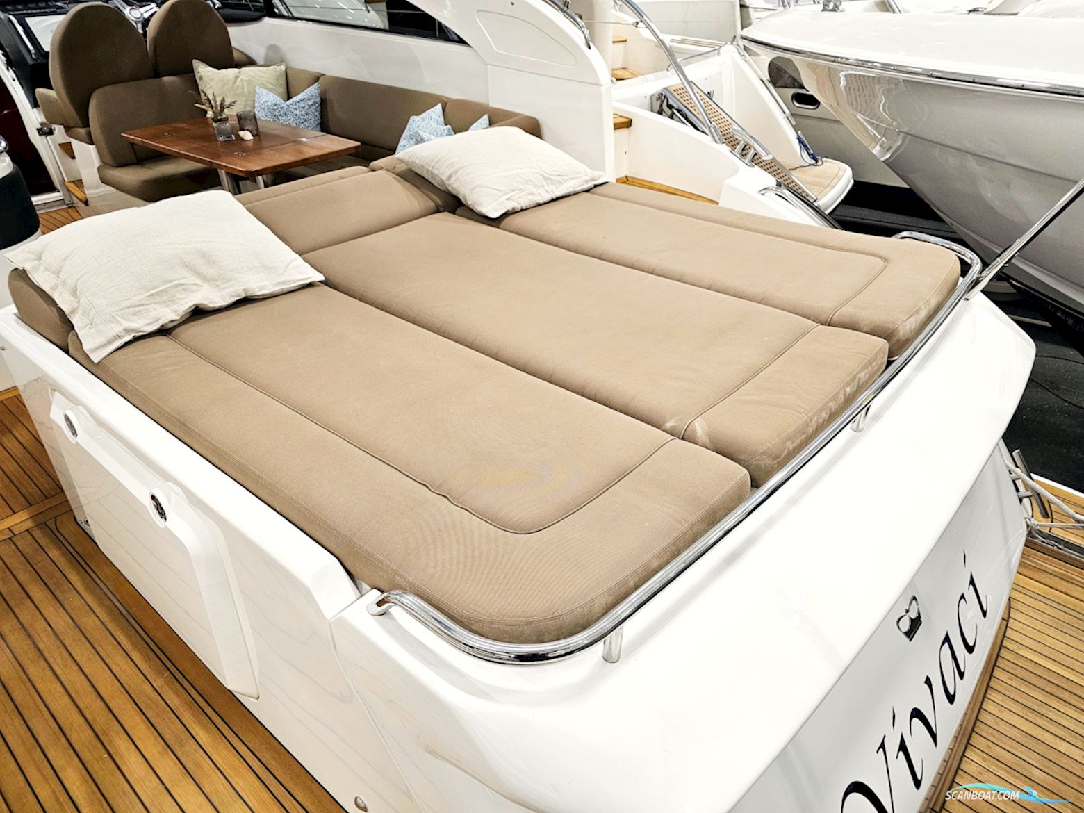 Princess V42 Volvo Penta D6-370 Joystick control