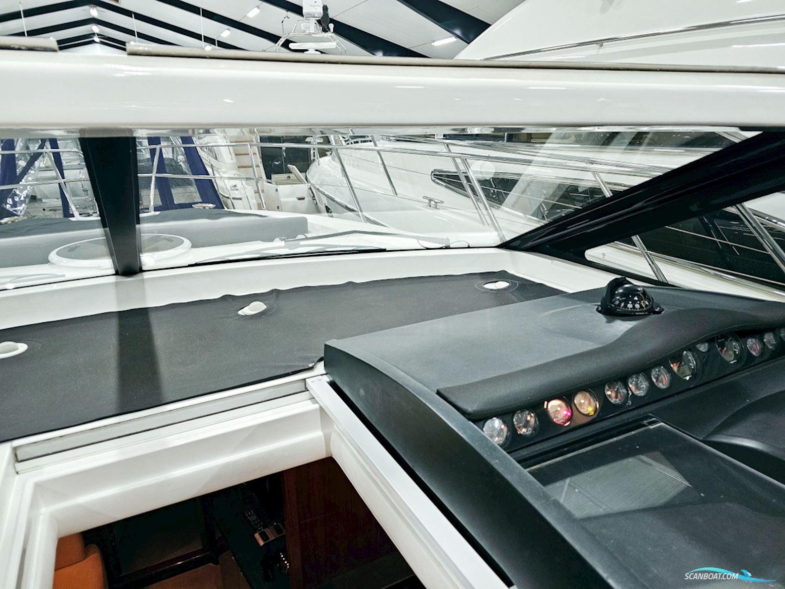 Princess V42 Volvo Penta D6-370 Joystick control