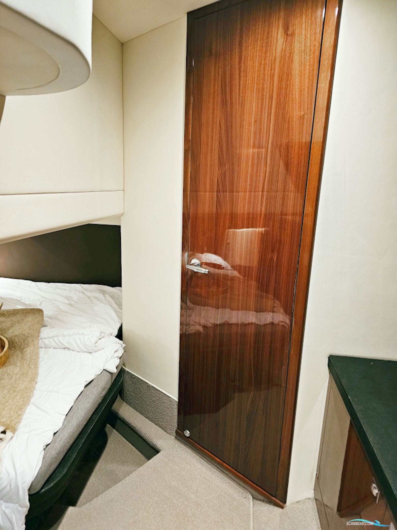 Princess V42 Volvo Penta D6-370 Joystick control