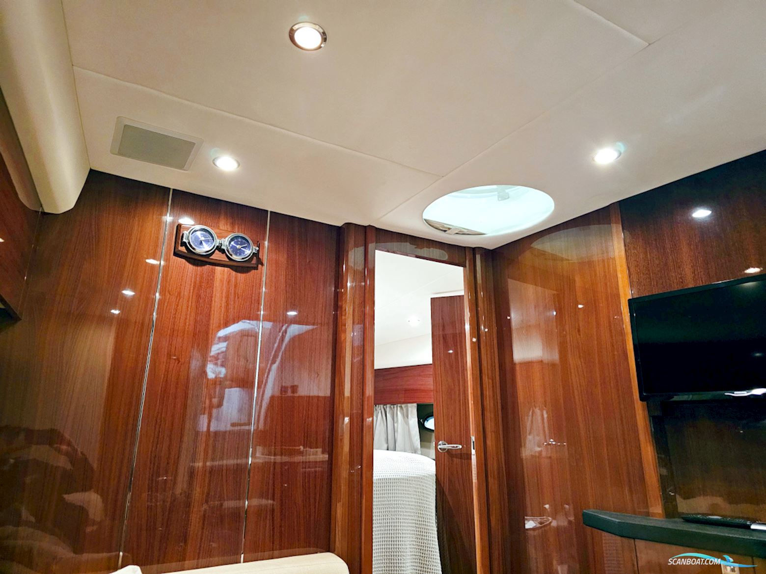 Princess V42 Volvo Penta D6-370 Joystick Control