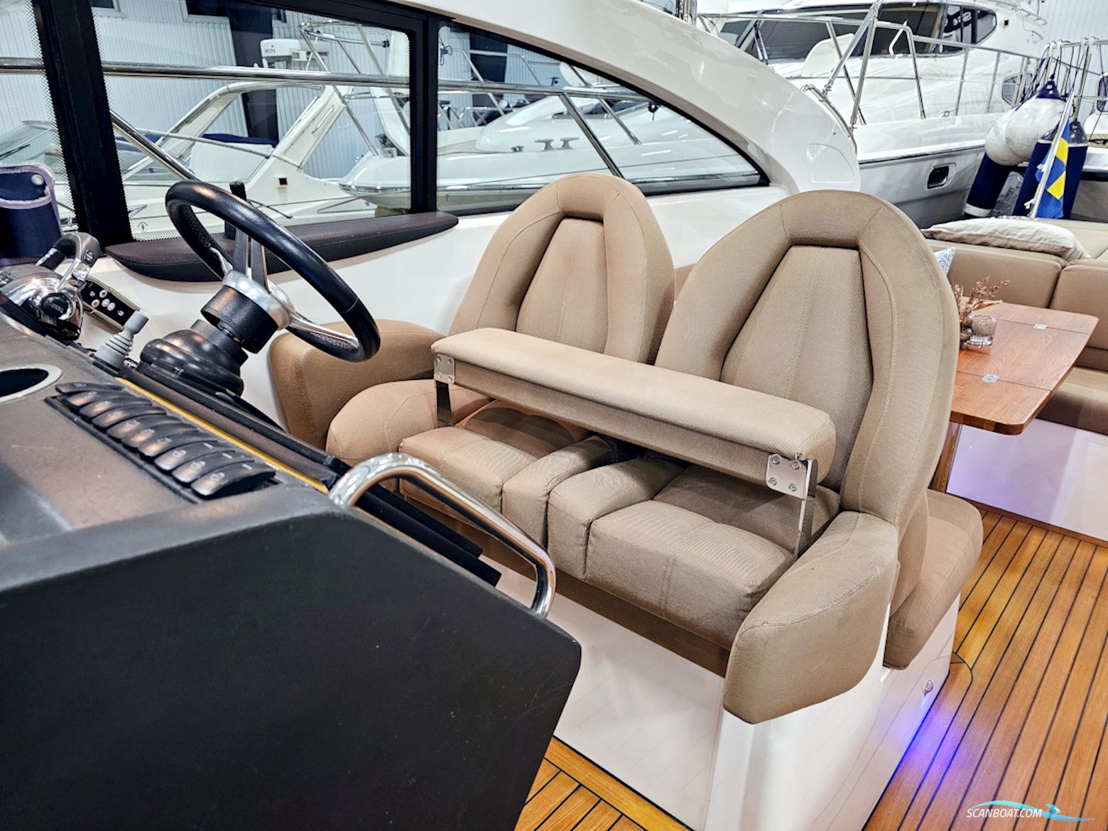 Princess V42 Volvo Penta D6-370 Joystick control