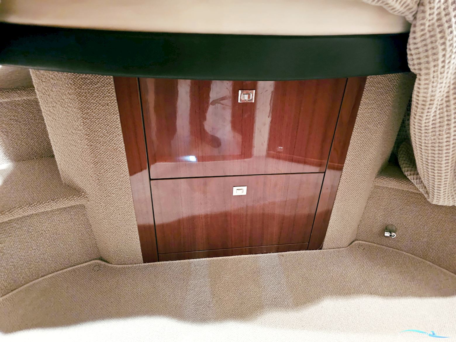 Princess V42 Volvo Penta D6-370 Joystick control