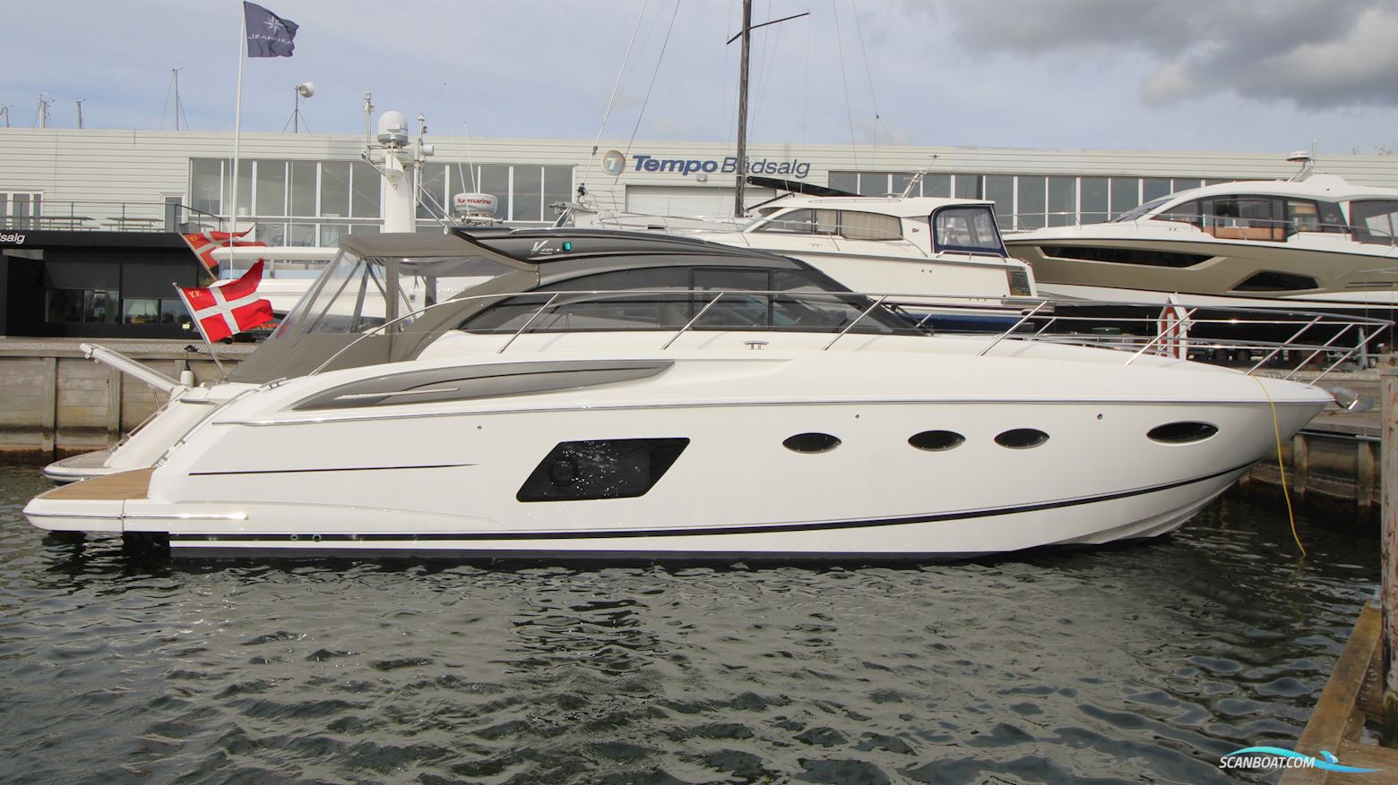 Princess V48 Motorboot 2016, mit Volvo Penta motor, Dänemark