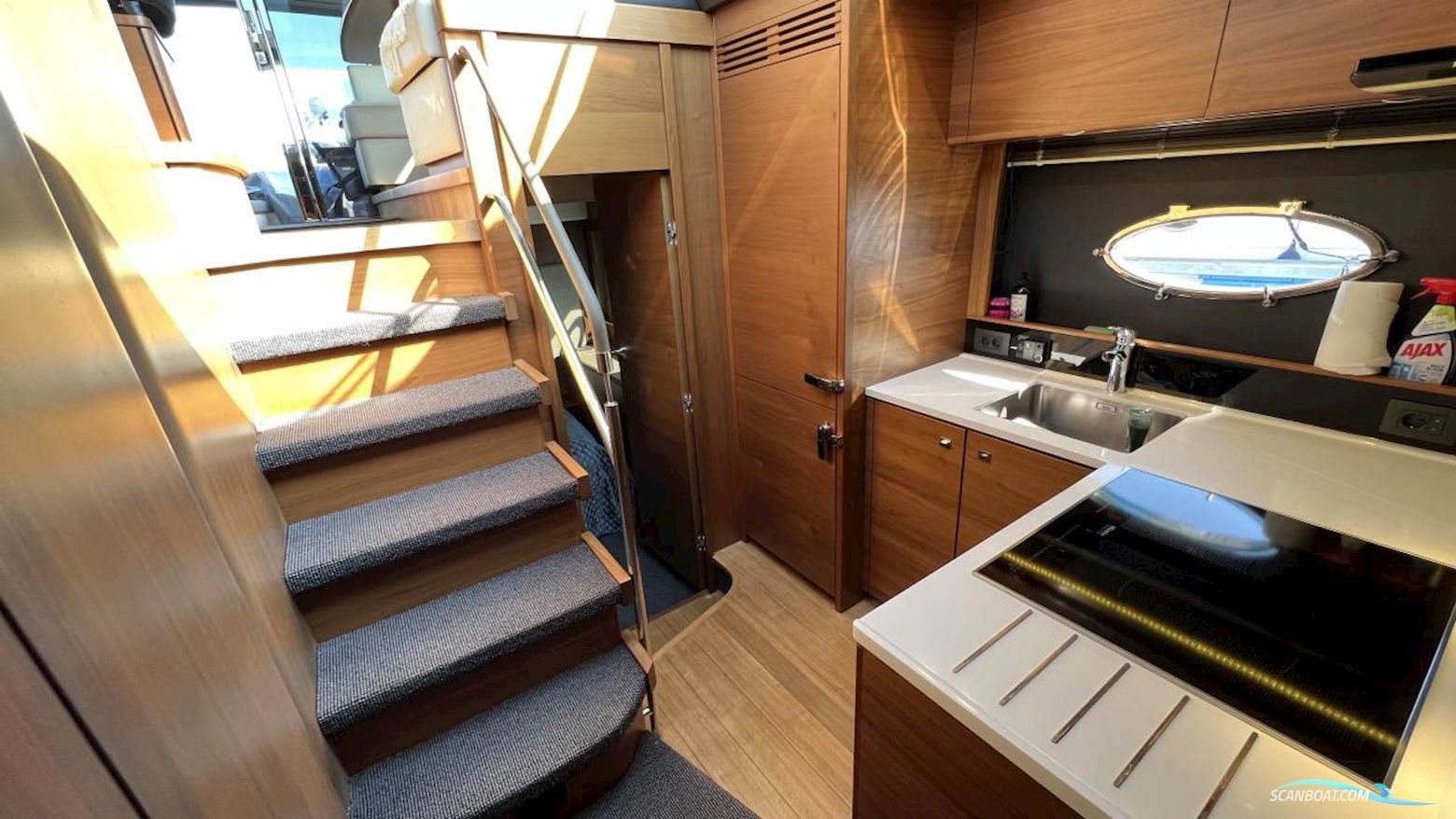 PRINCESS V48
