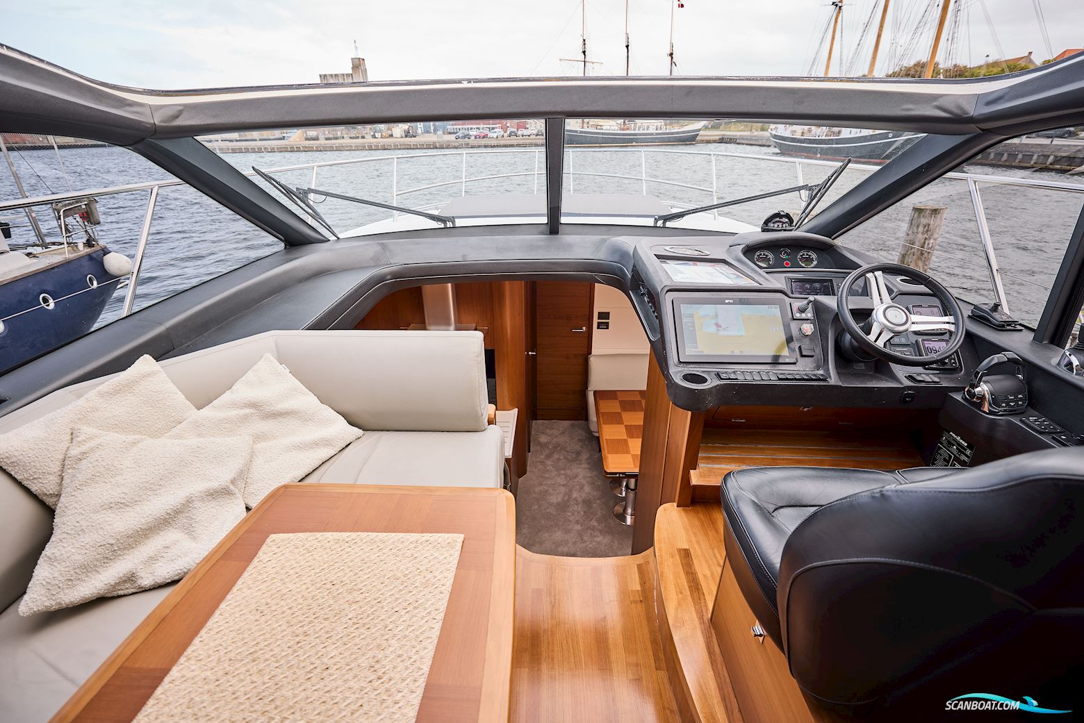 Princess V48