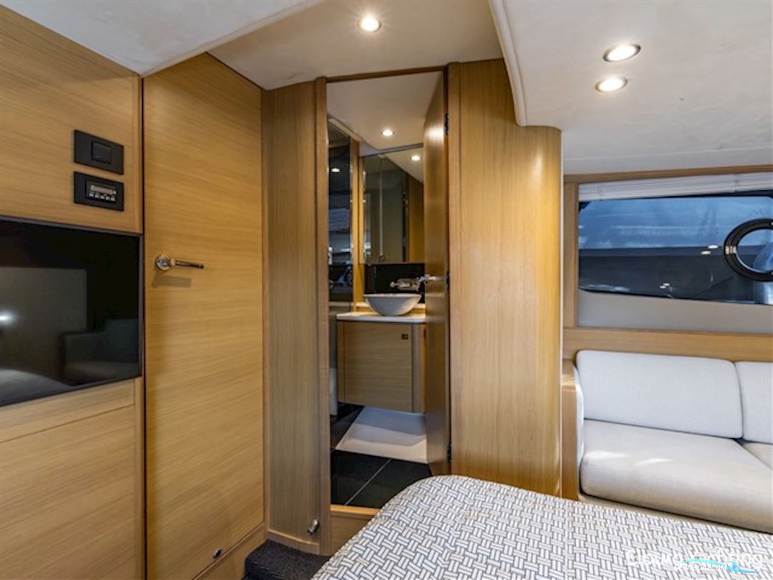 Princess V48