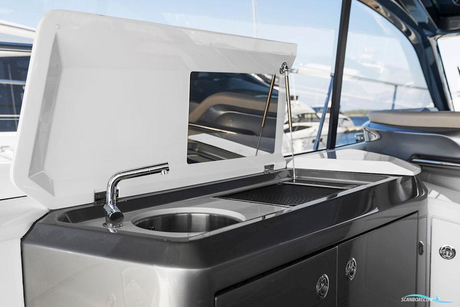 Princess V50 Open