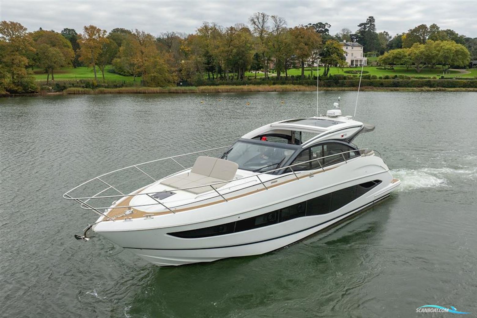 Princess V50 Motorboot 2024, mit 2 x Volvo Ips 650 motor, England