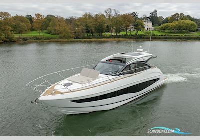 Princess V50 Motorboot 2024, mit 2 x Volvo Ips 650 motor, England