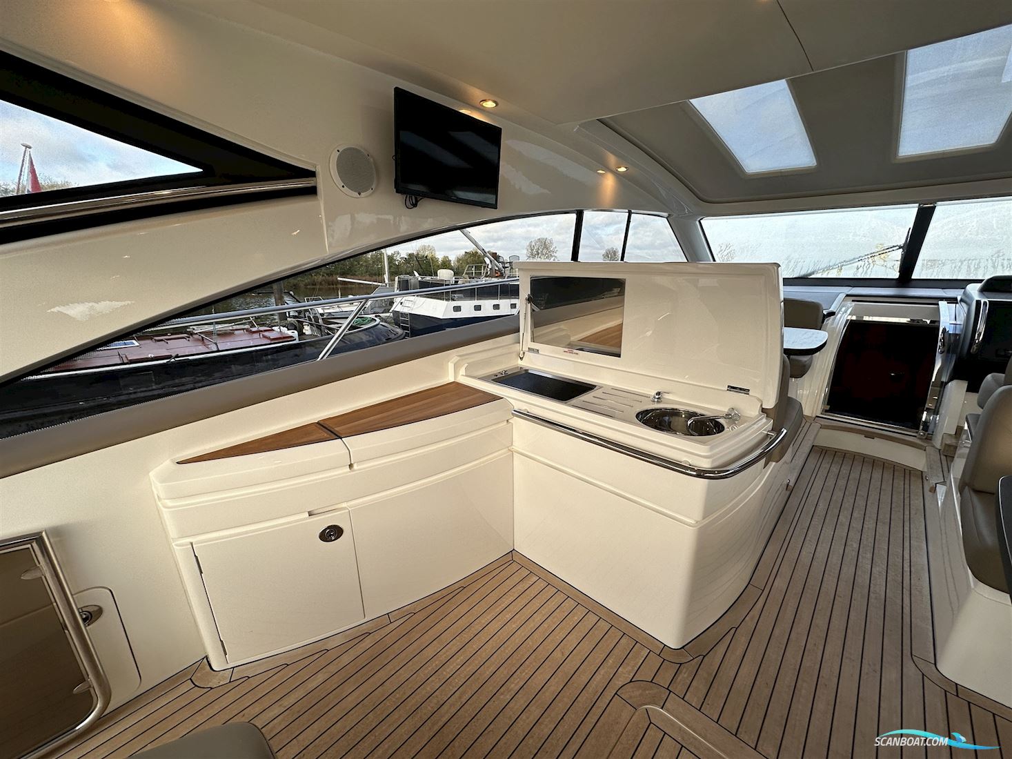 Princess V56