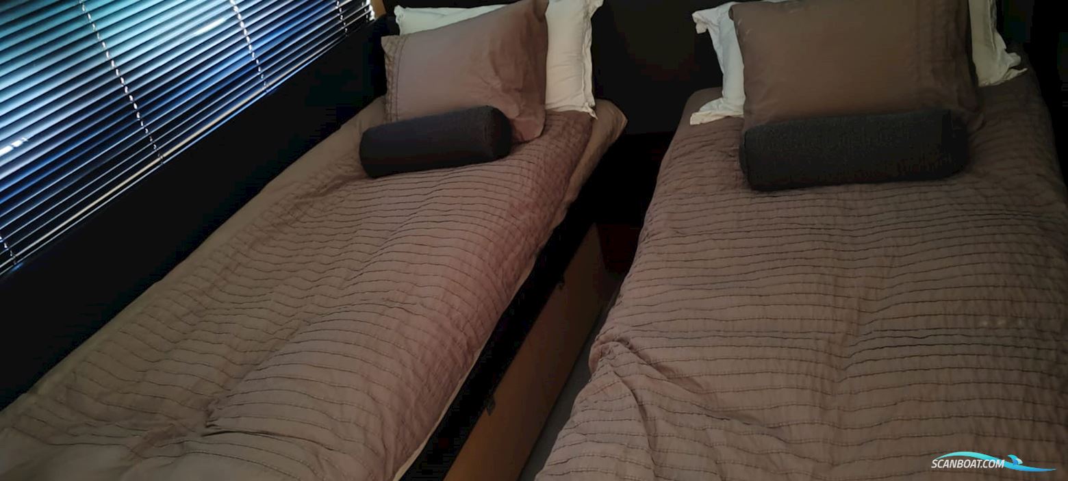 PRINCESS V72