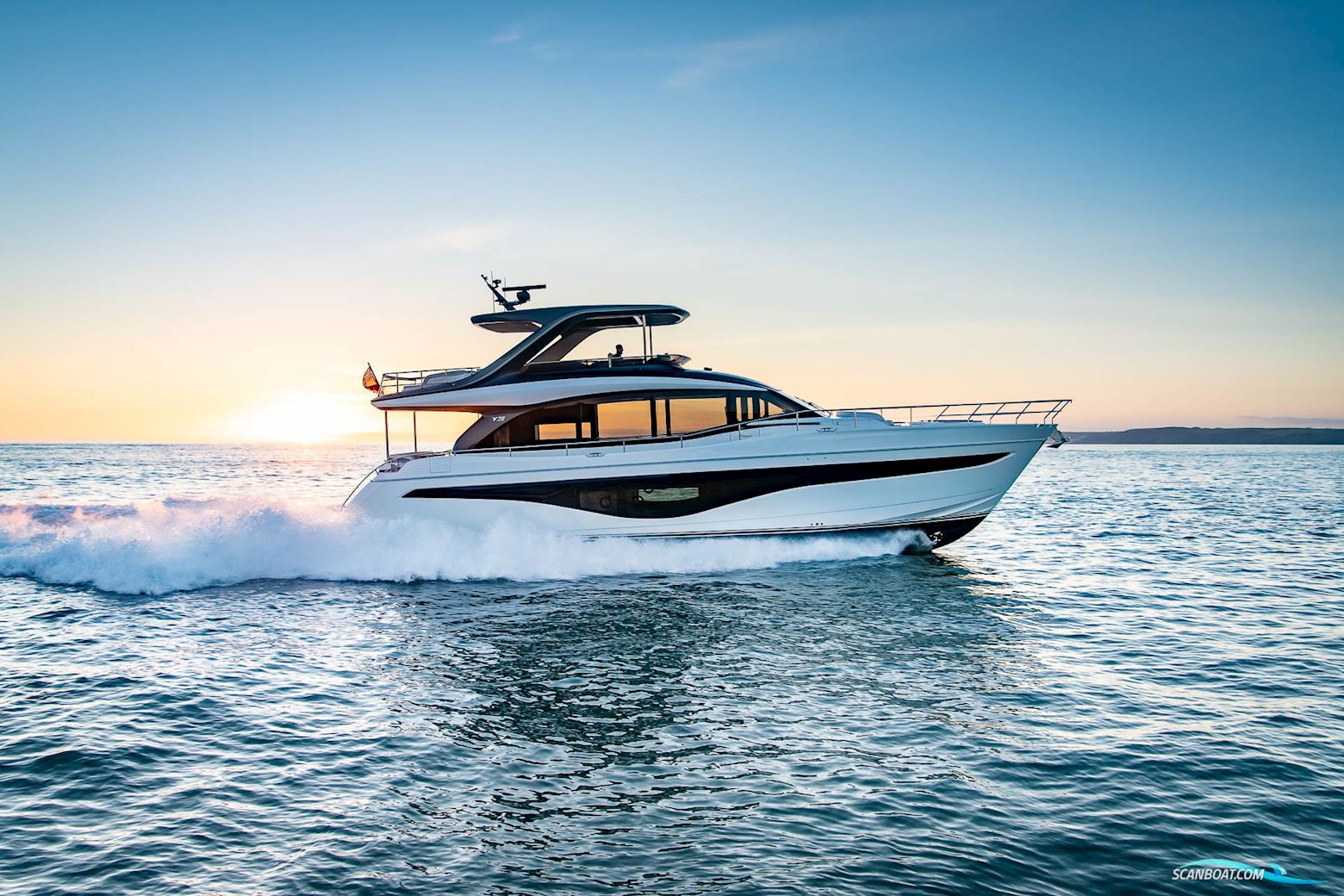 Princess Y72 Motorboot 2025, mit Man V12 motor, England