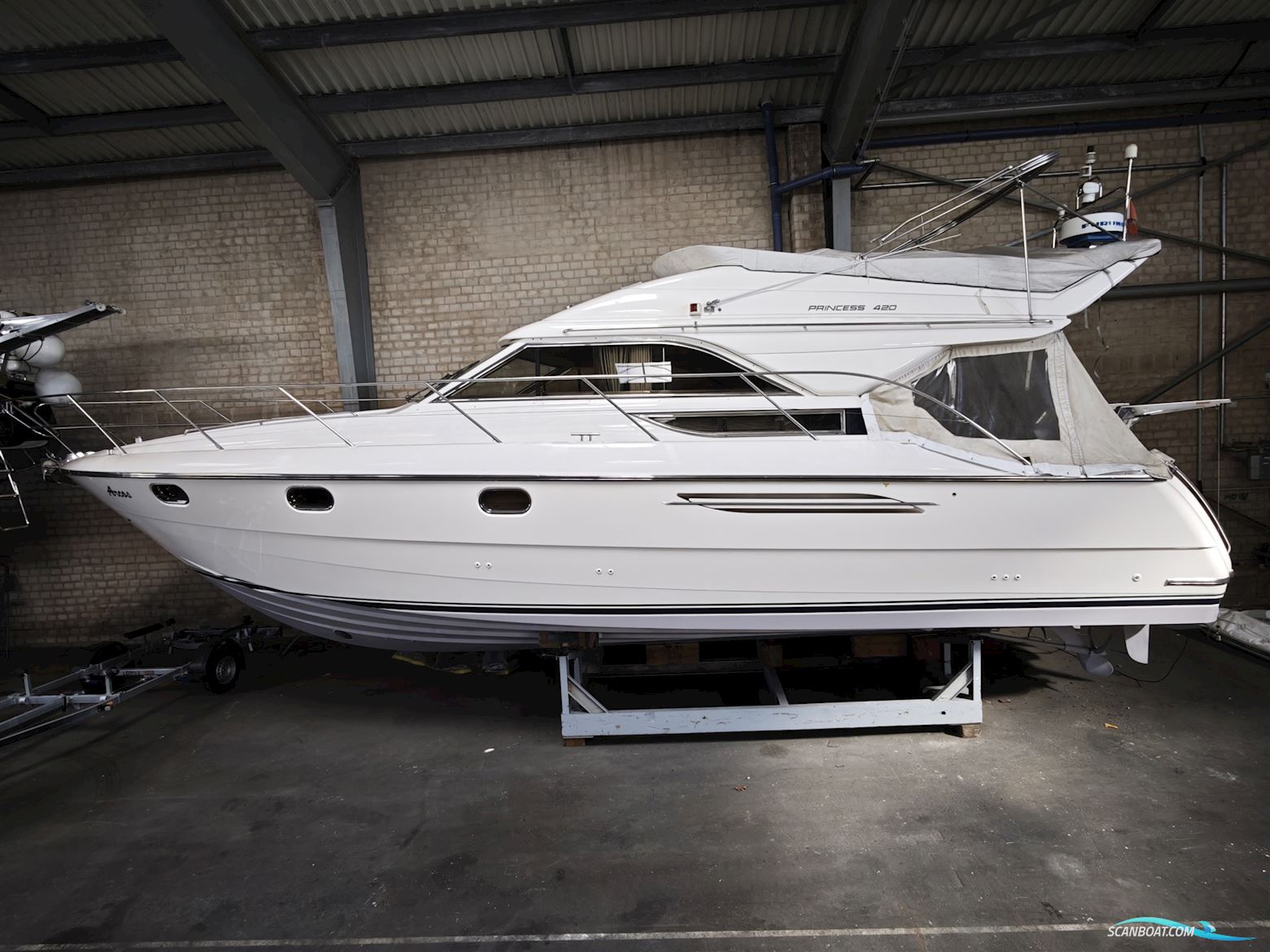 Princess Yachts Princess 420 Fly