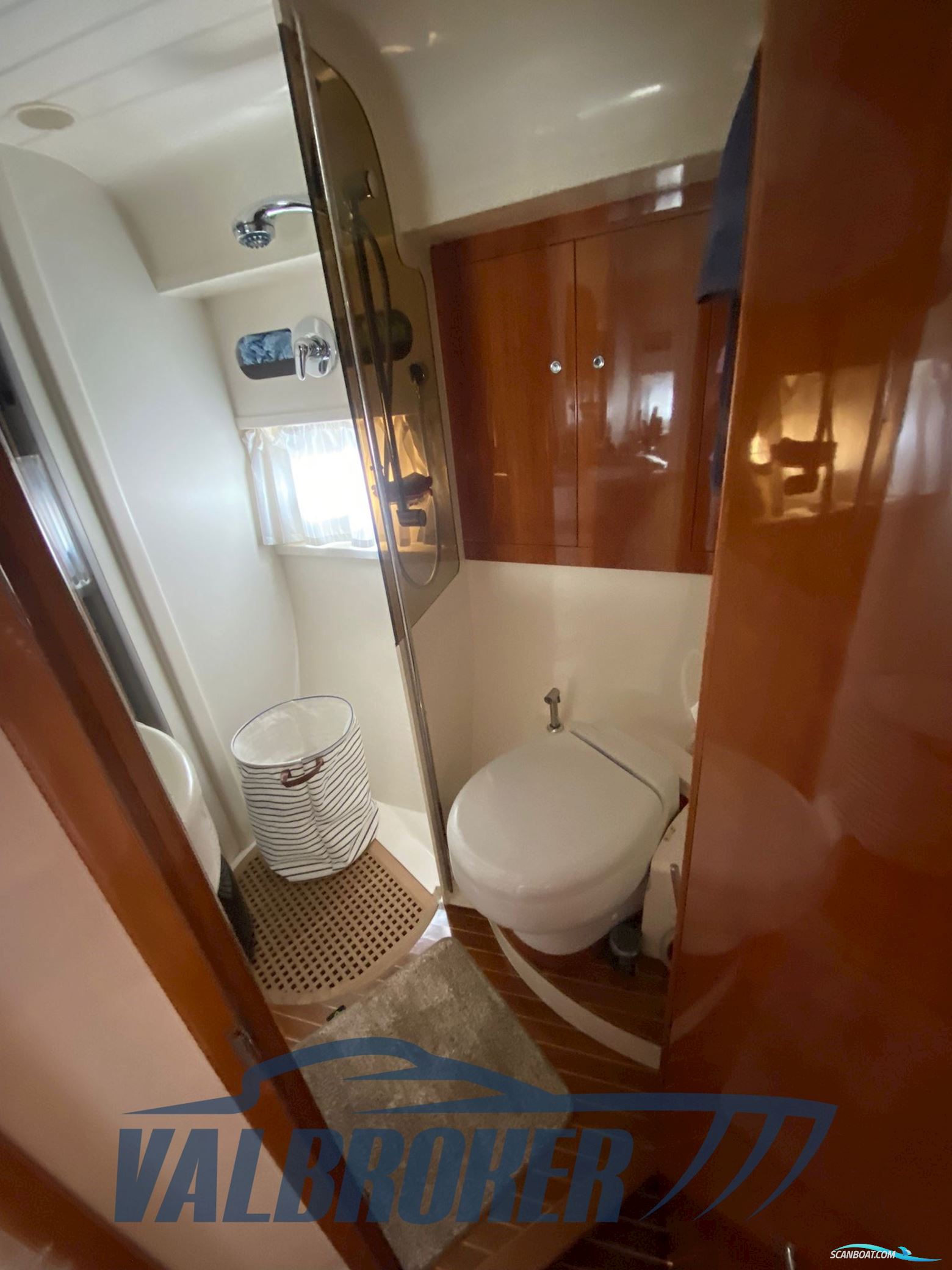 Princess Yachts V50