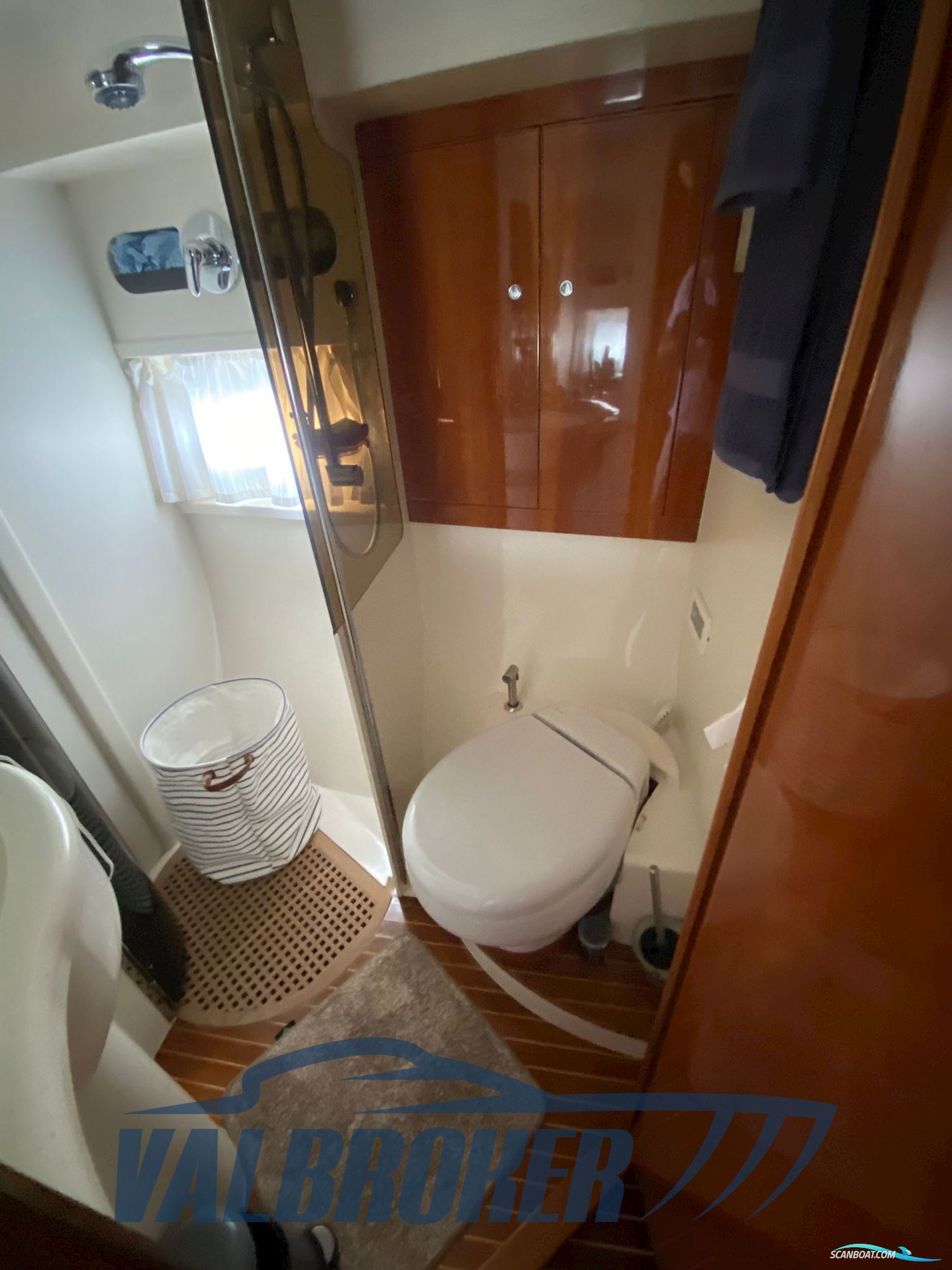 Princess Yachts V50