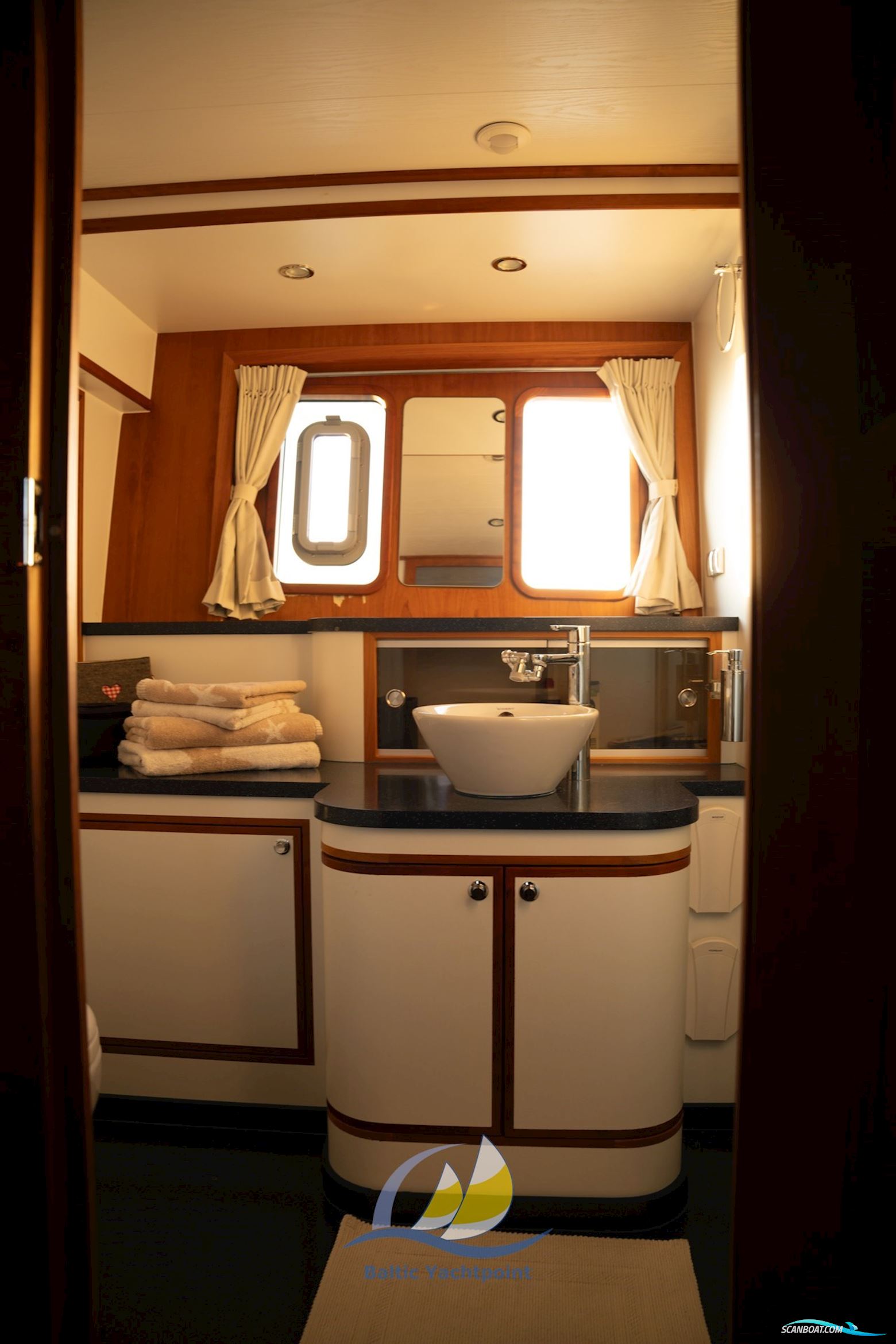 Privateer Trawler 50