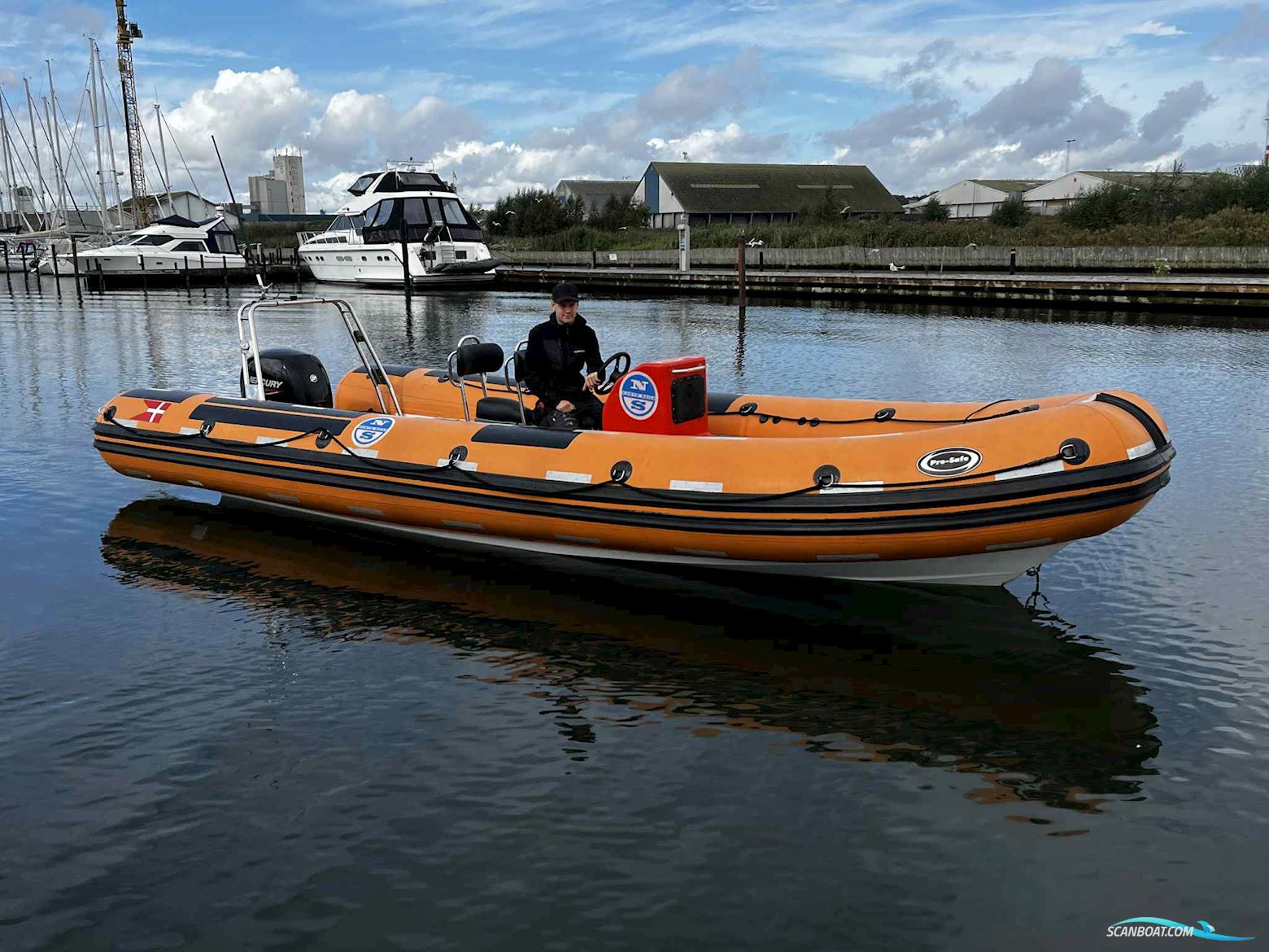 Pro-safe RIB 740 med 150 Mercury