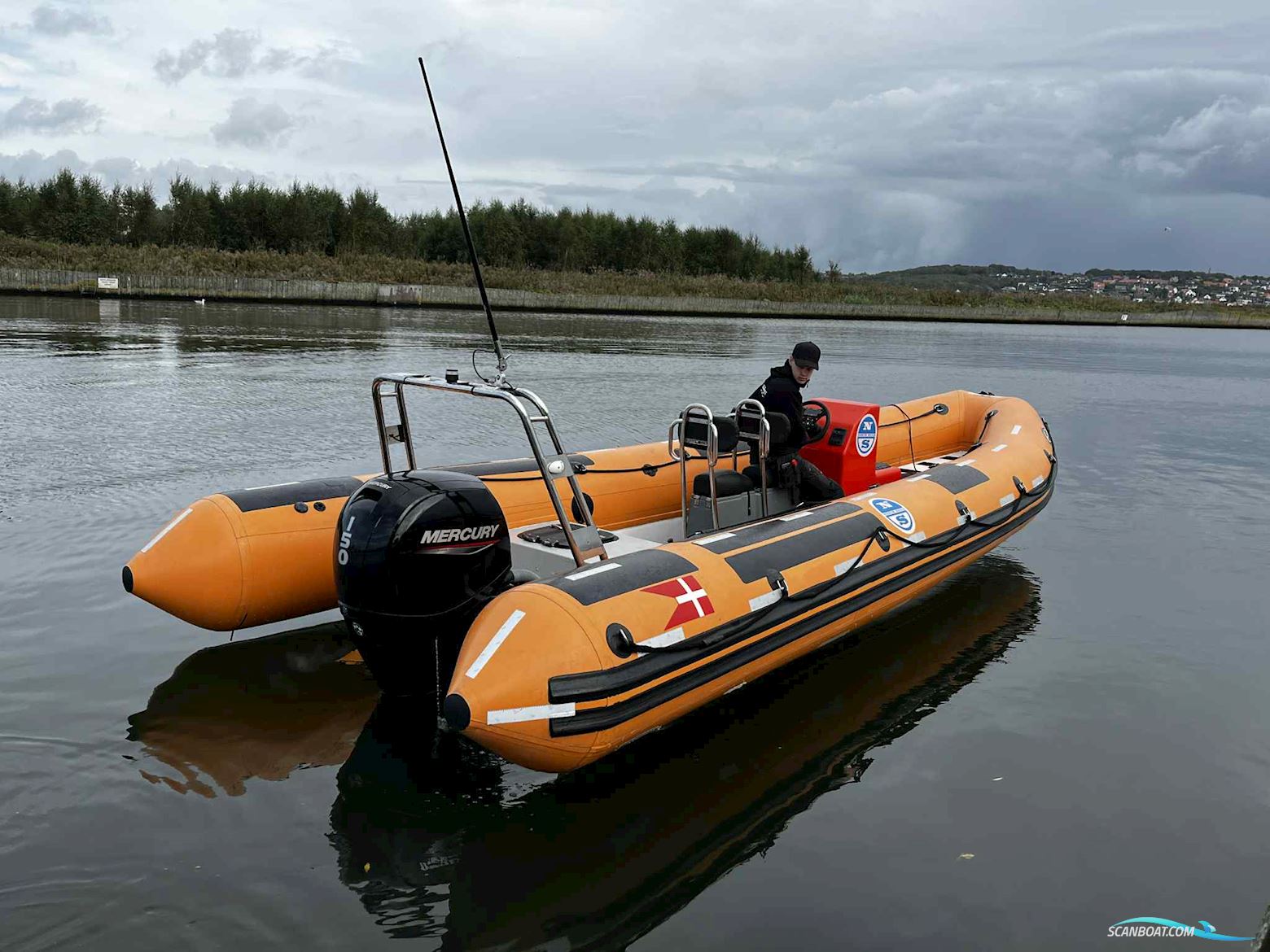 Pro-safe RIB 740 med 150 Mercury