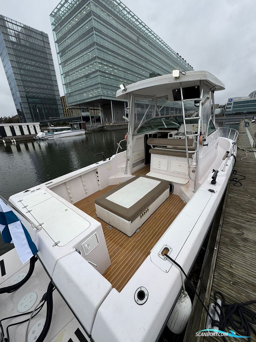 Proline 2950 Mid Cabin