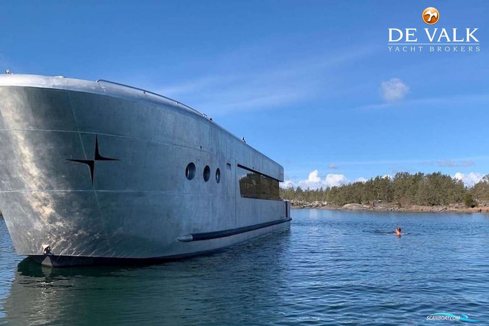 QROOZ Floating Appartment