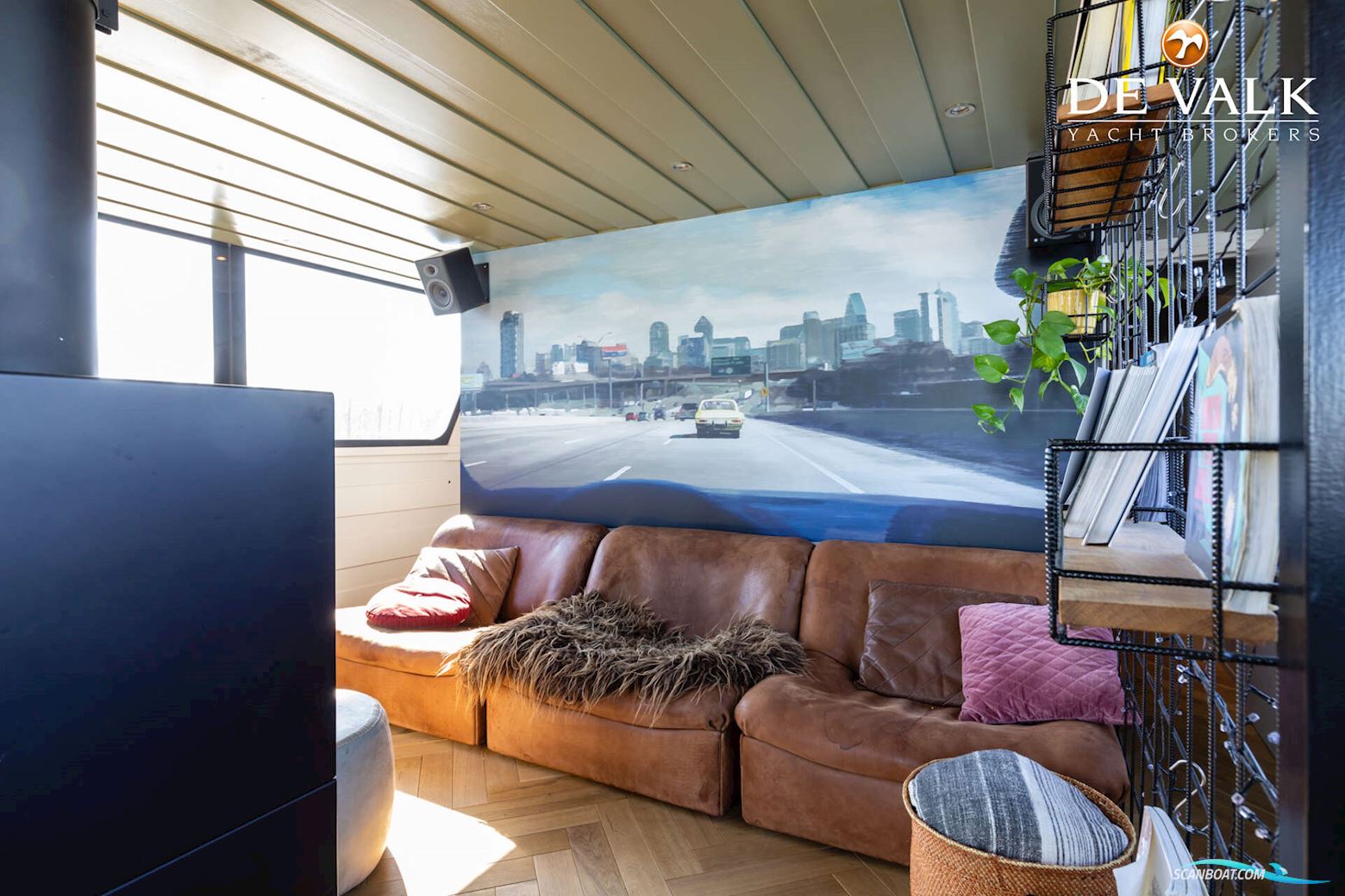 QROOZ Floating Appartment