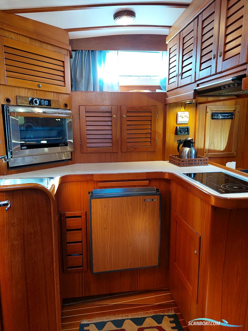 Queen Albatross 1120