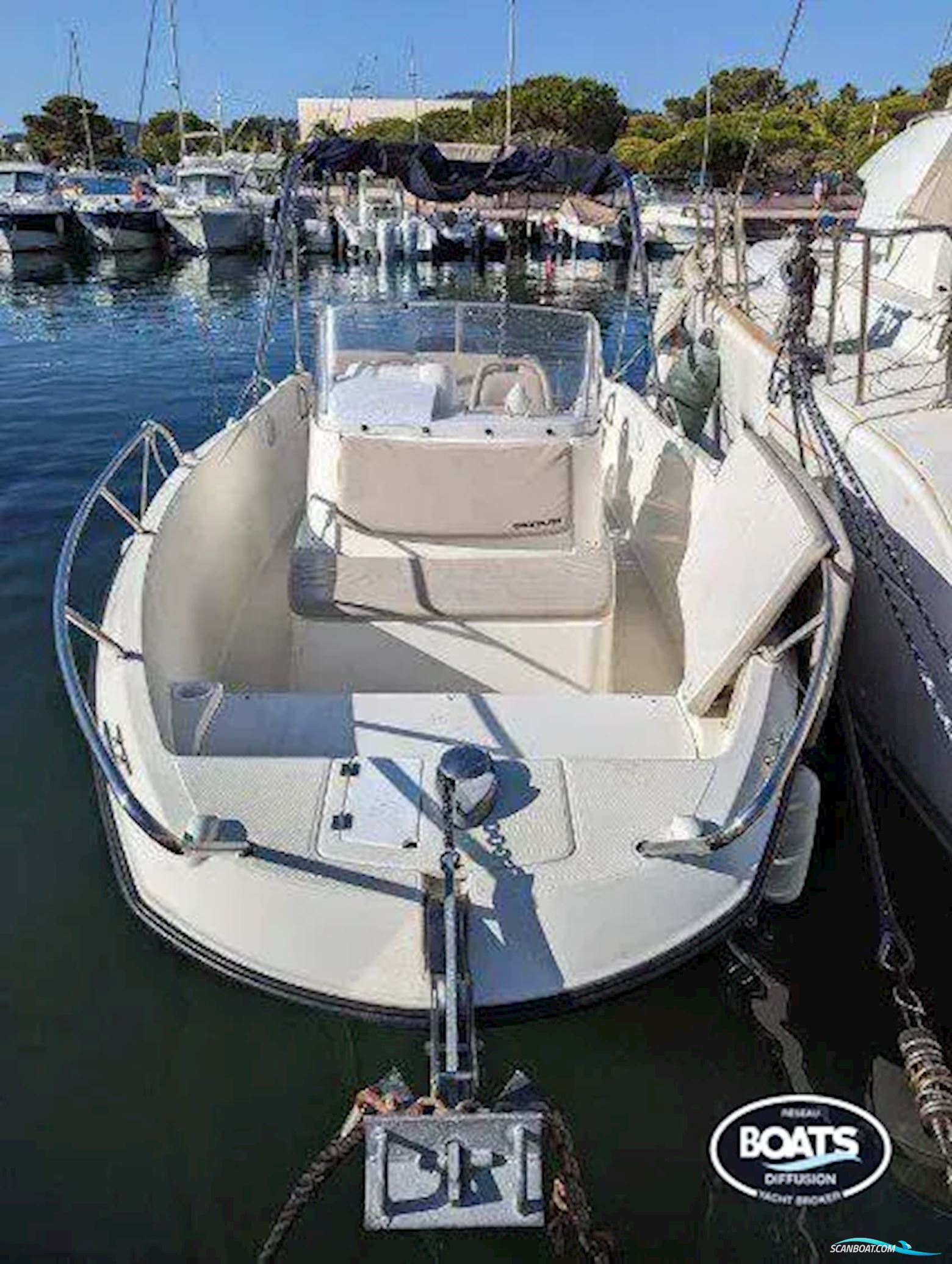 Quicksilver  675 Activ Motorboot 2013, mit Mercury  motor, Frankreich