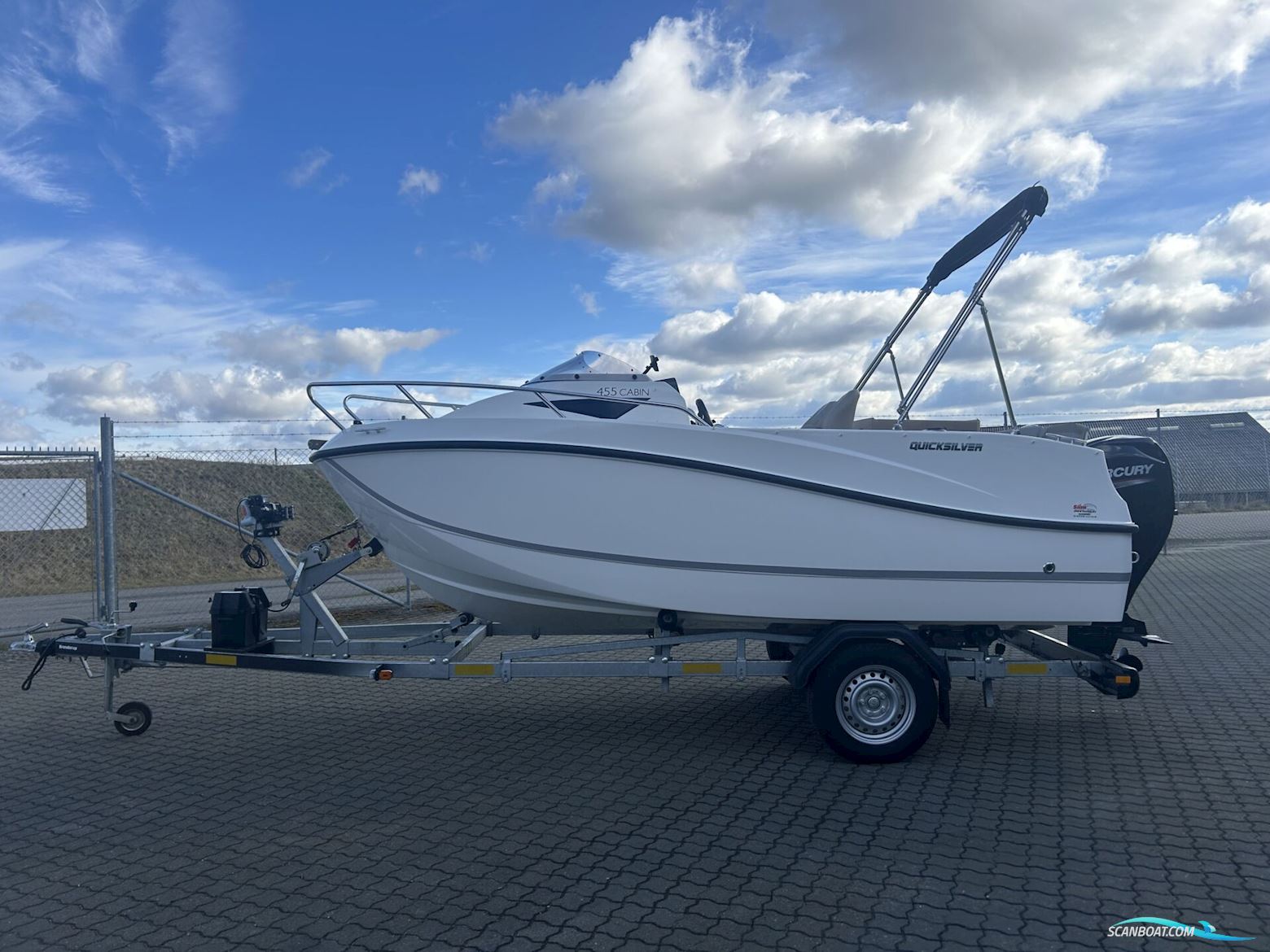 Quicksilver 455 Cabin – Solgt