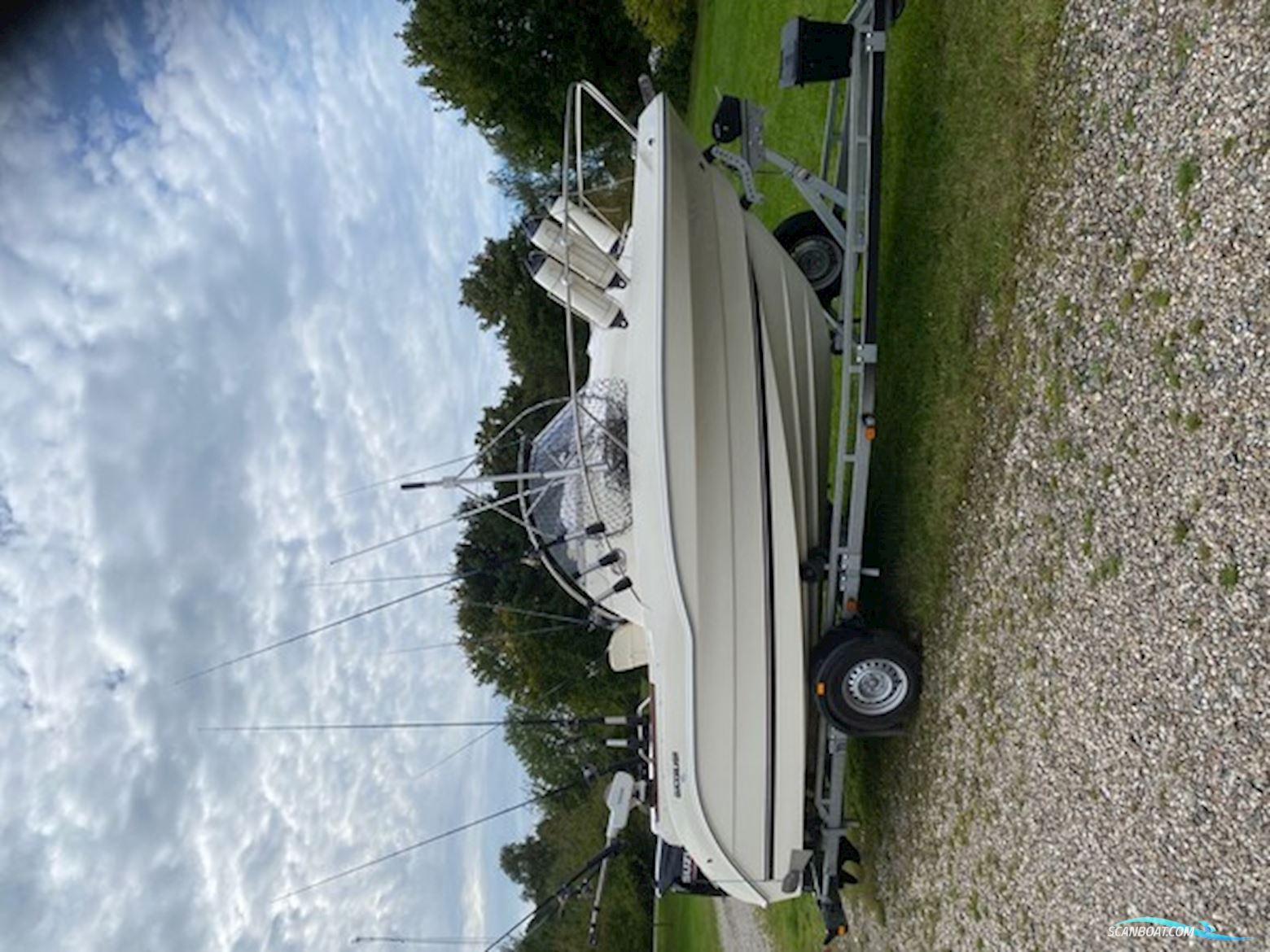 Quicksilver 540 – Suzuki 140 HK – Topudstyret Fiskebåd/Familiebåd