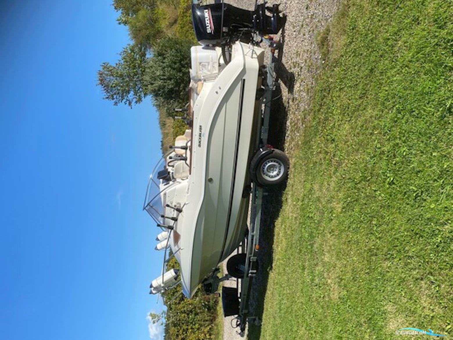 Quicksilver 540 – Suzuki 140 HK – Topudstyret Fiskebåd/Familiebåd