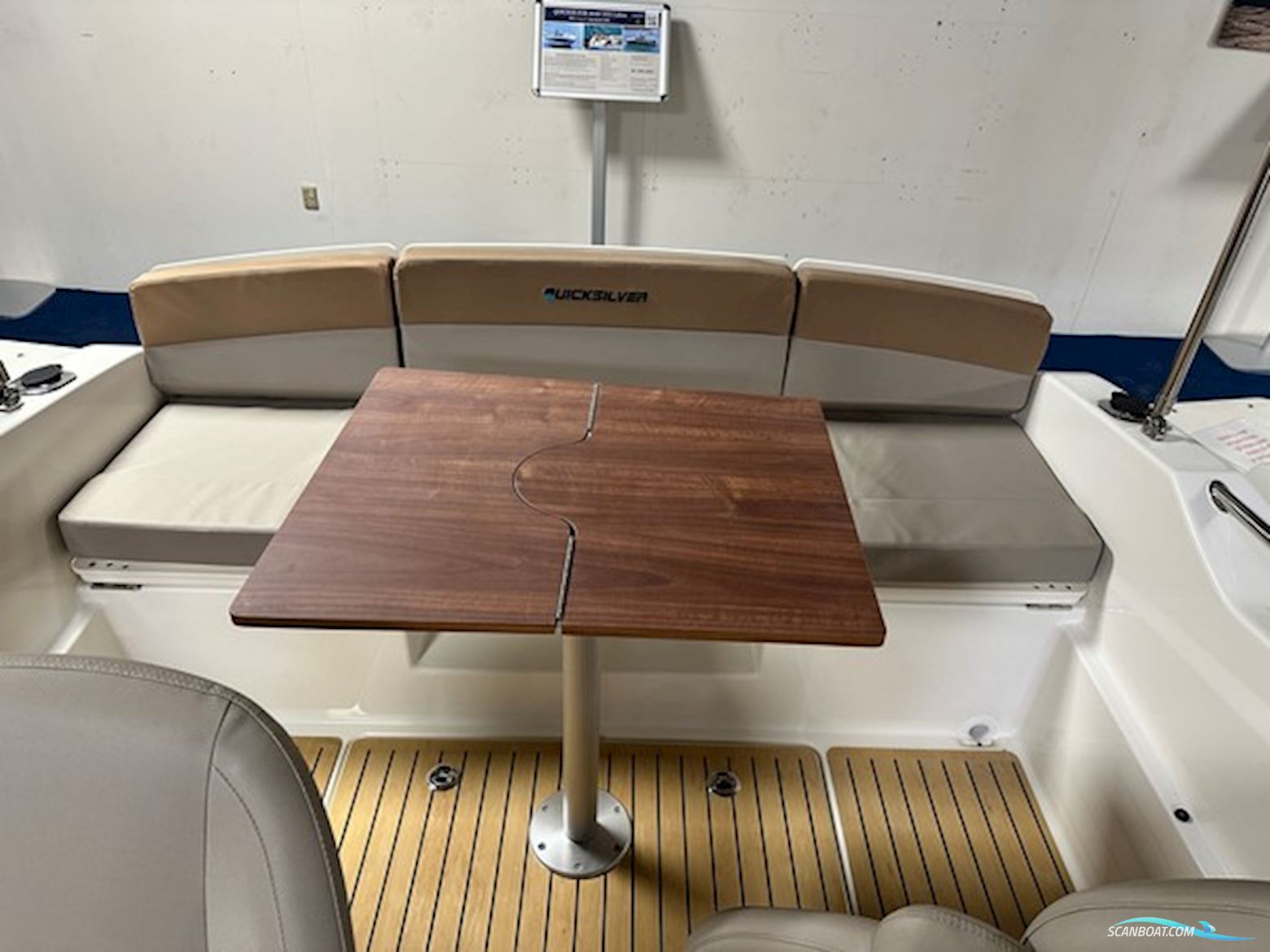 Quicksilver 555 Cabin m/100 hk & Udstyr Komplet Flexiteek NY Båd