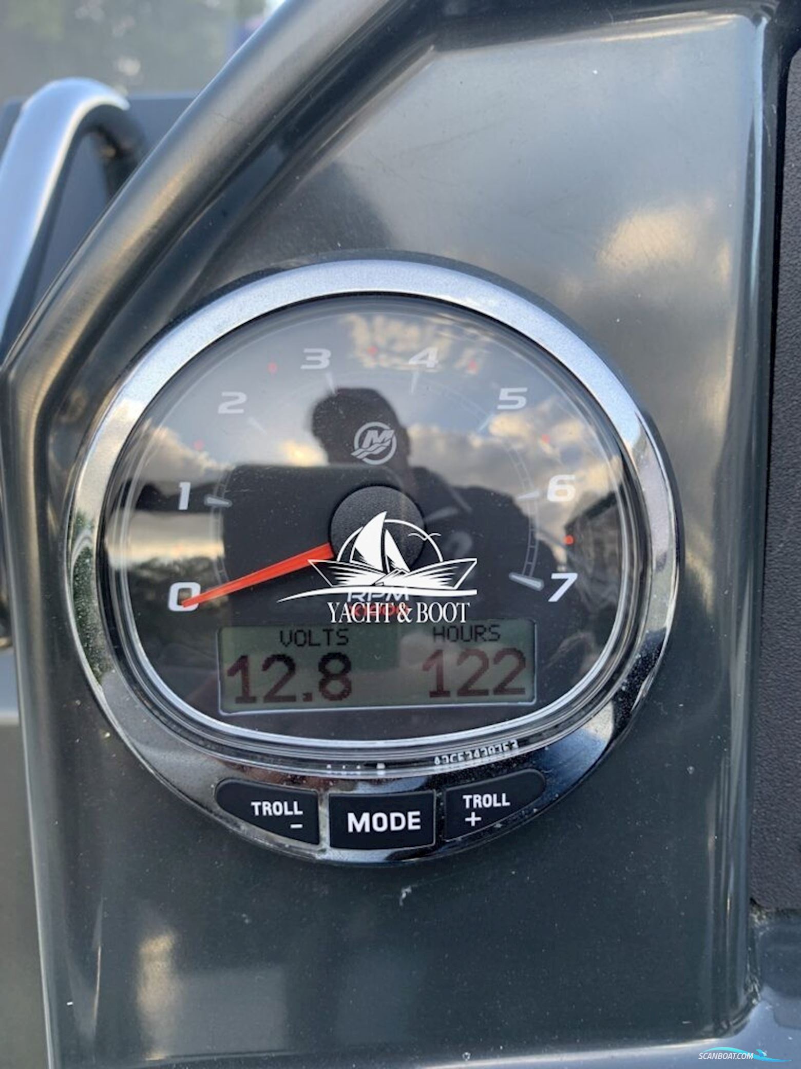 Quicksilver 555 Cabin