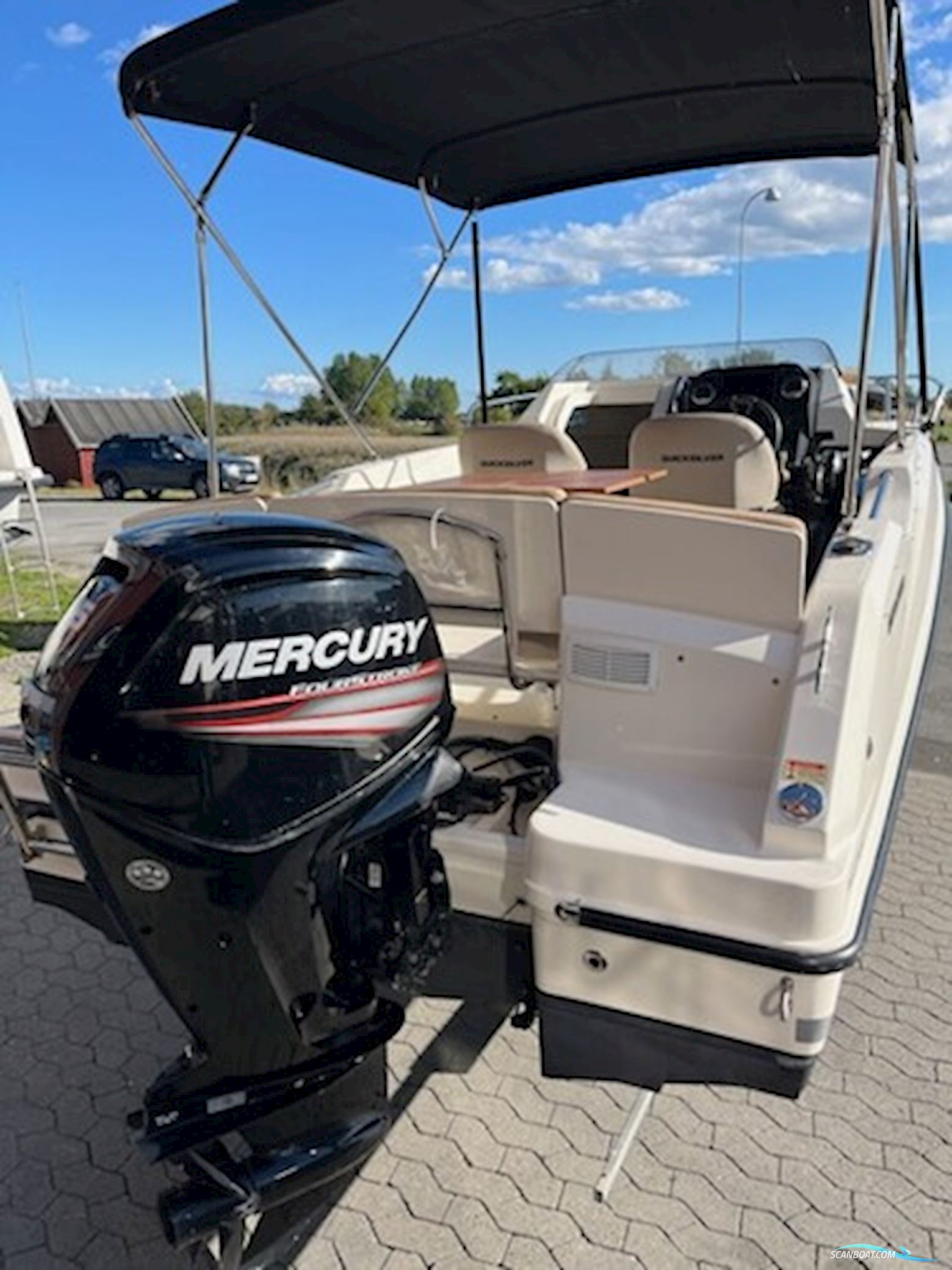 Quicksilver 555 Cabin