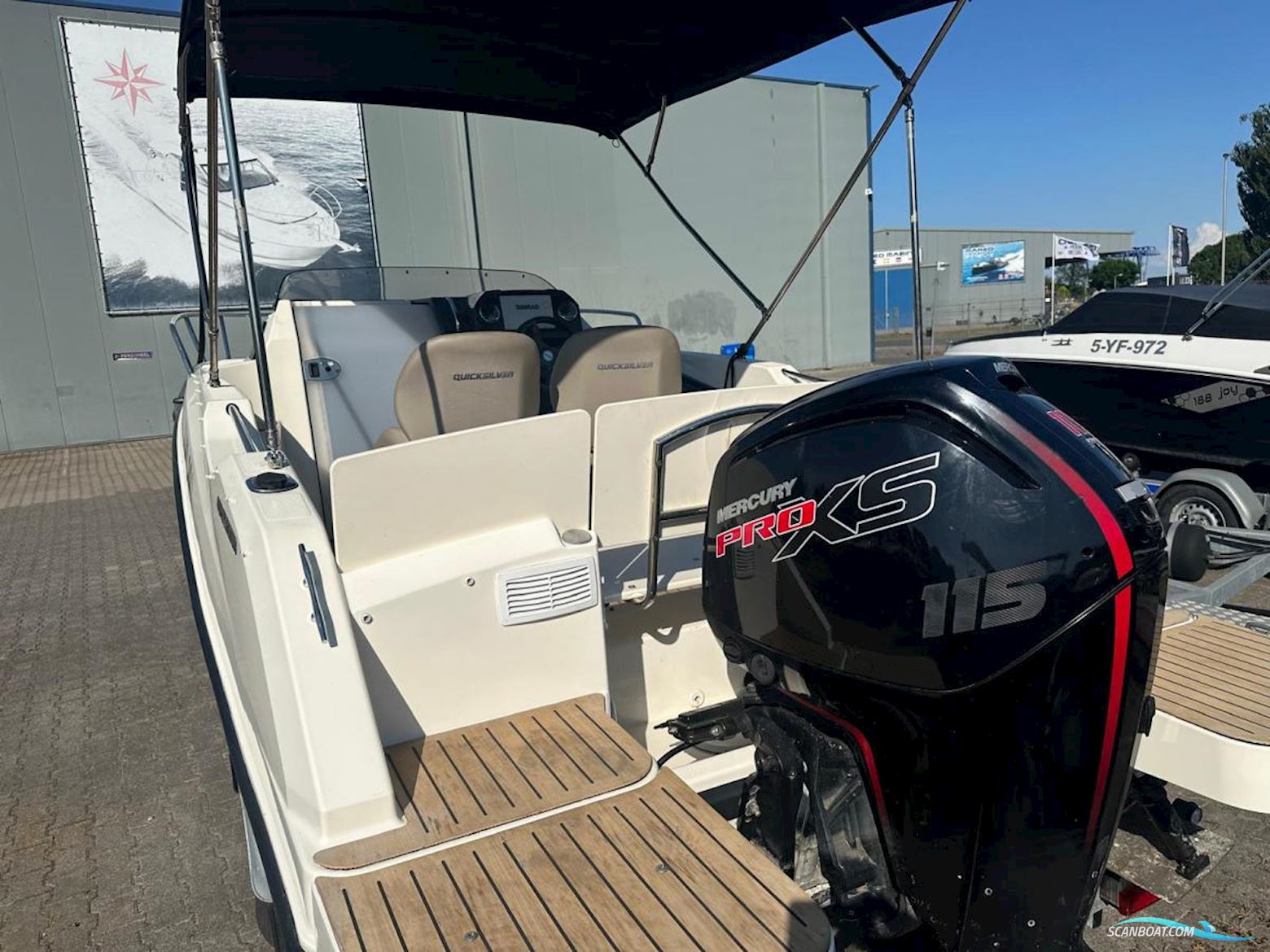 Quicksilver 555 Cabin