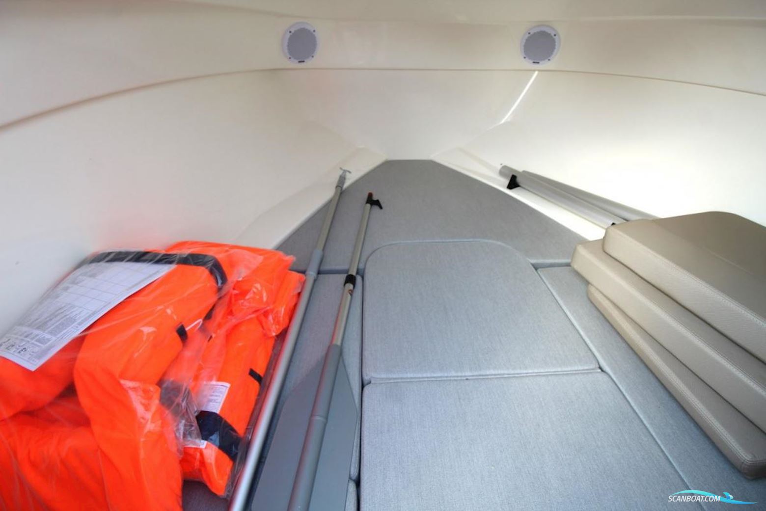 Quicksilver 555 Cabin