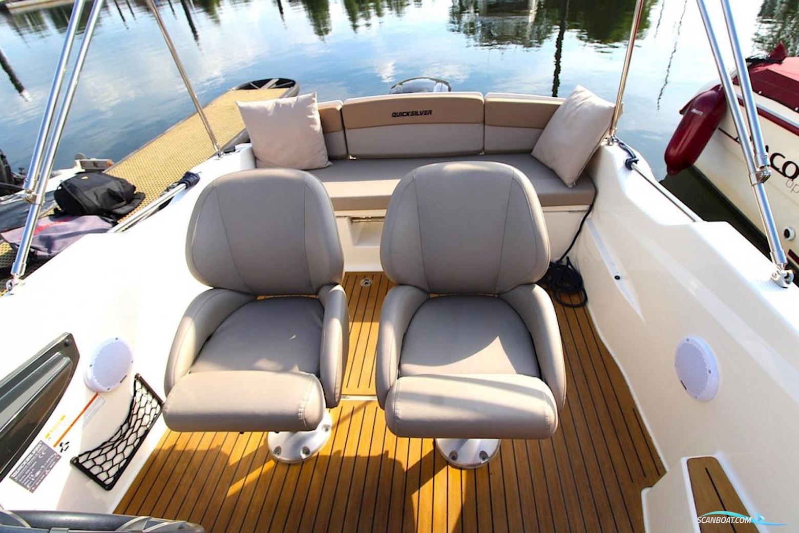 Quicksilver 555 Cabin