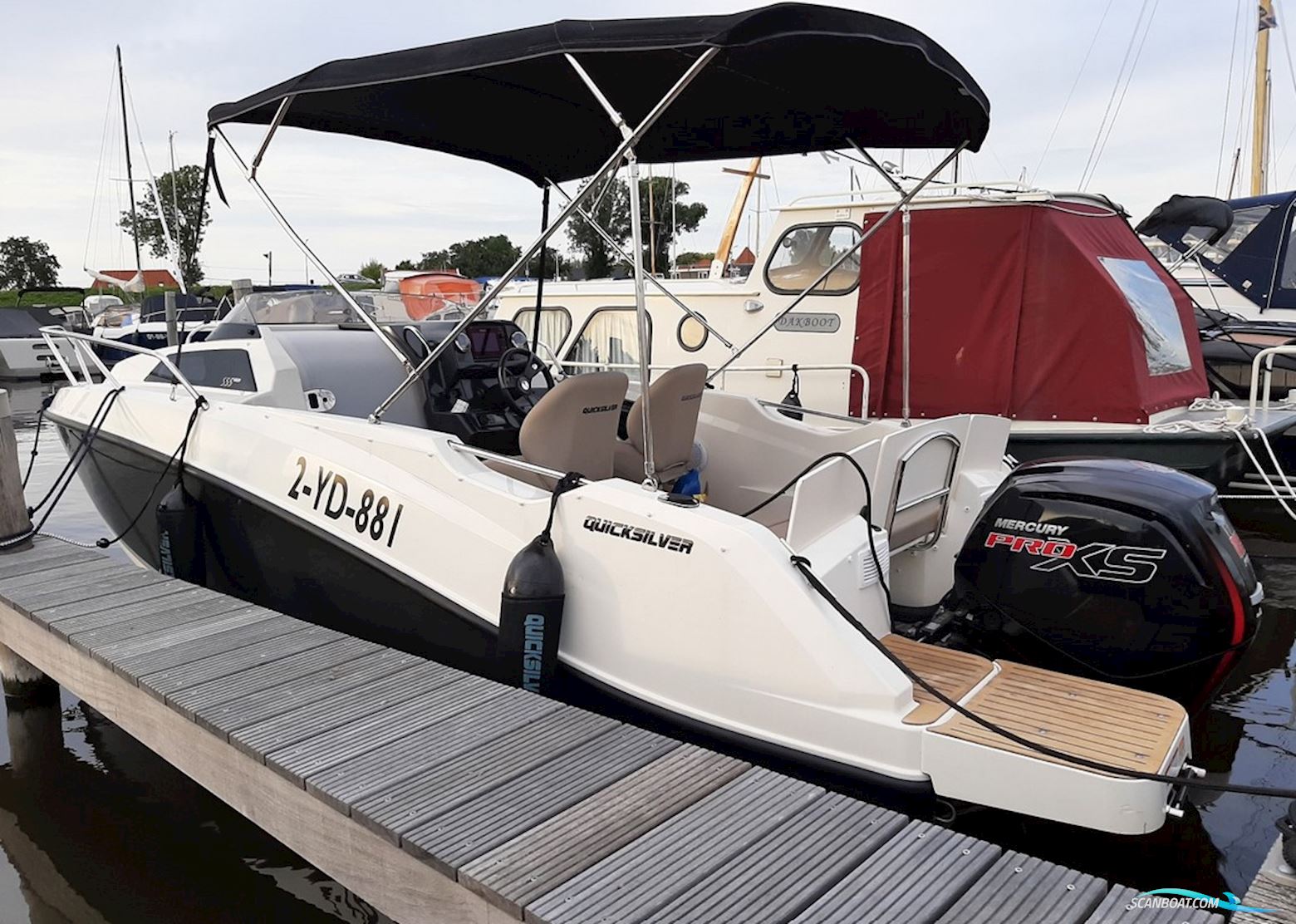 Quicksilver 555 Cabin